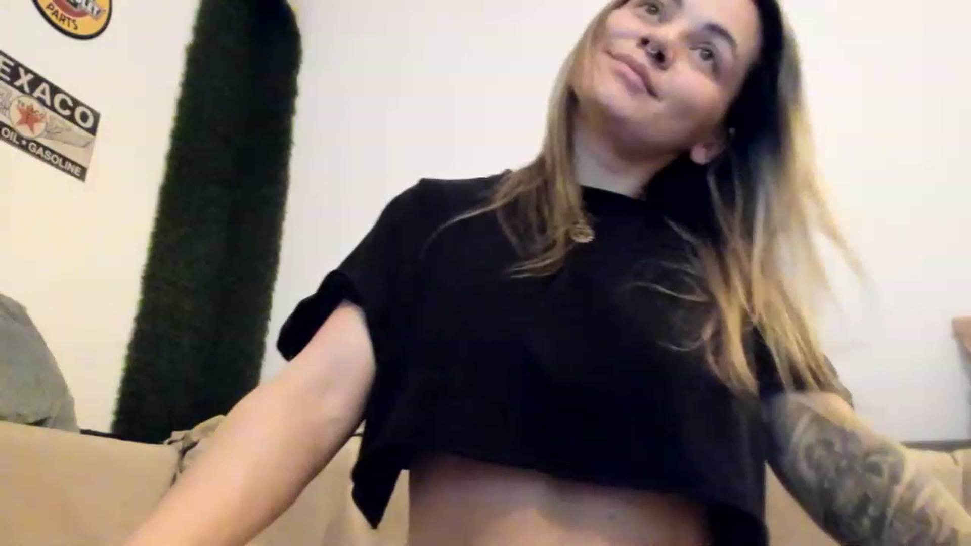 Gallery image thumbnail from PisuVamp_'s myfreecams stream on, 03/19/2023, 21:11 image 19 of 20