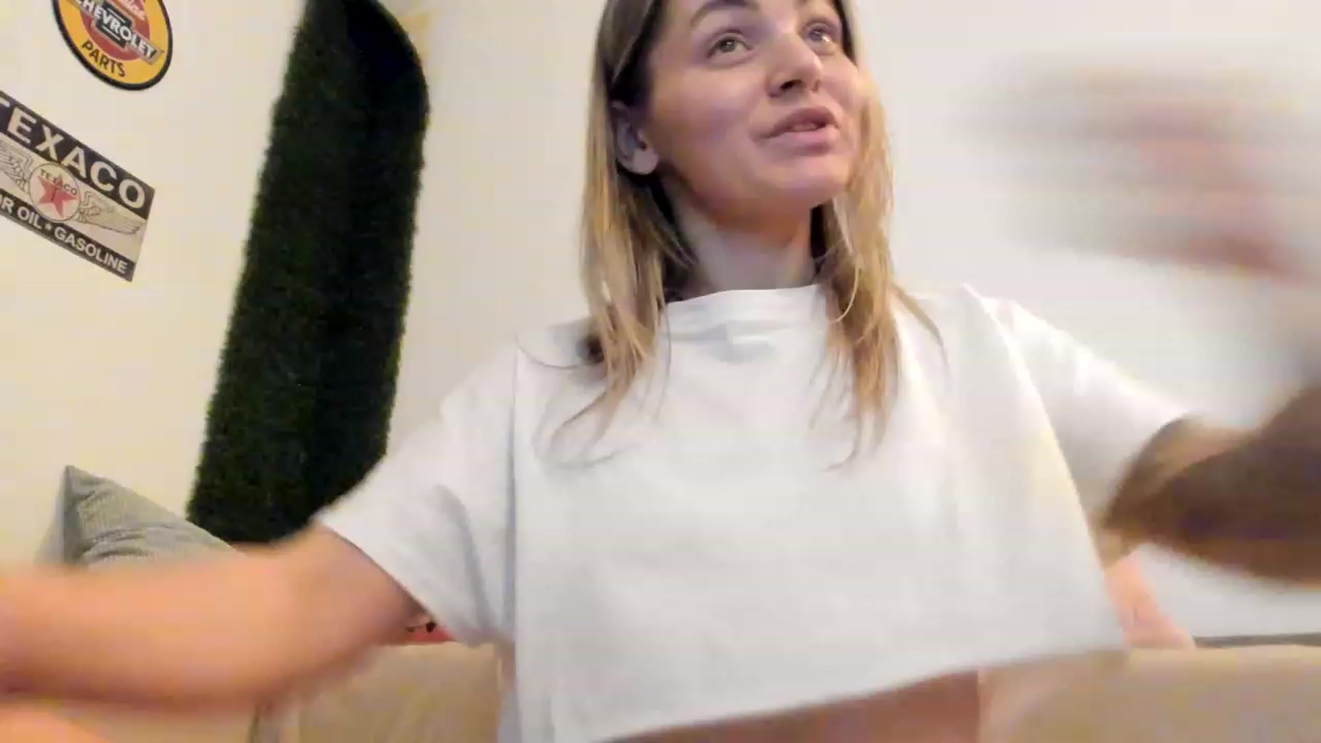 Gallery image thumbnail from PisuVamp_'s myfreecams stream on, 03/30/2023, 21:06 image 16 of 20