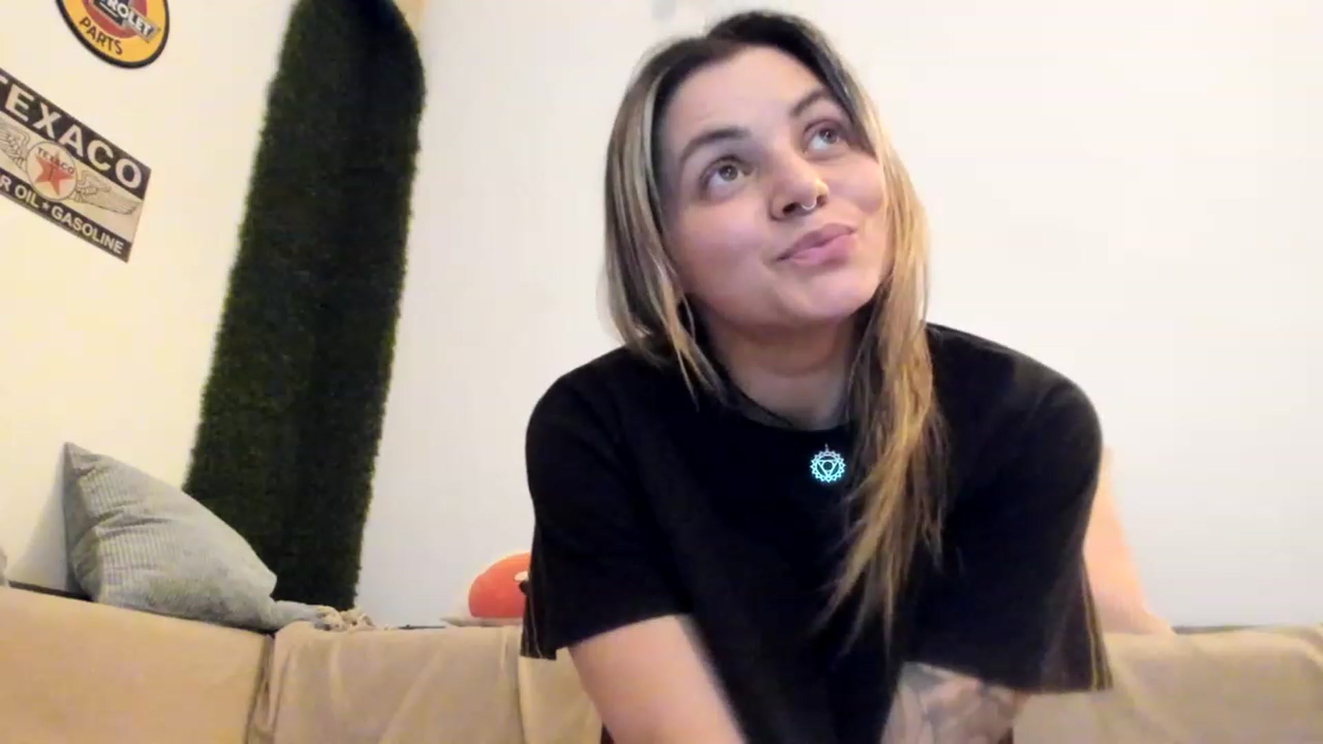 Gallery image thumbnail from PisuVamp_'s myfreecams stream on, 03/31/2023, 22:18 image 19 of 20