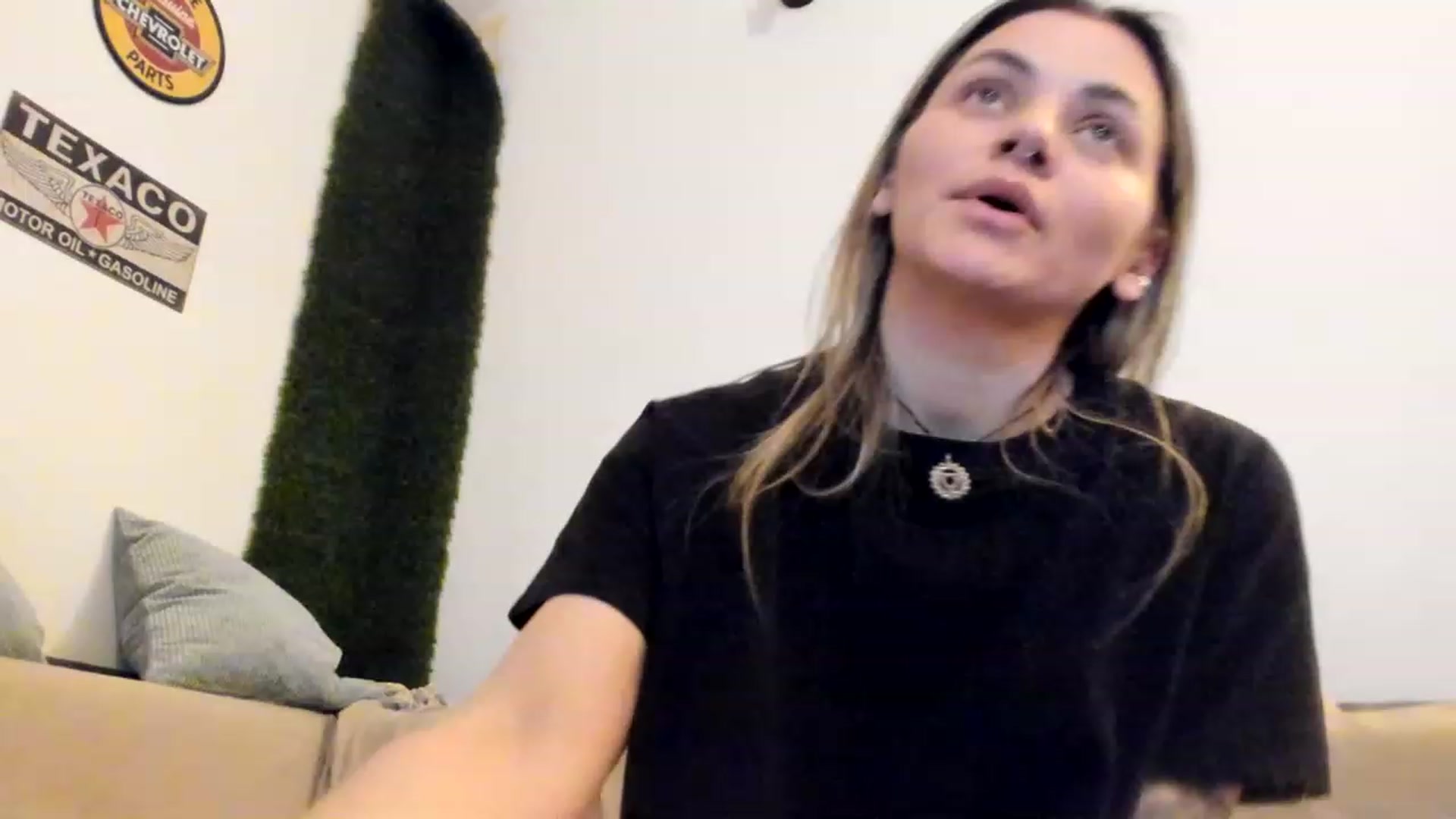 Gallery image thumbnail from PisuVamp_'s myfreecams stream on, 03/31/2023, 22:18 image 2 of 20