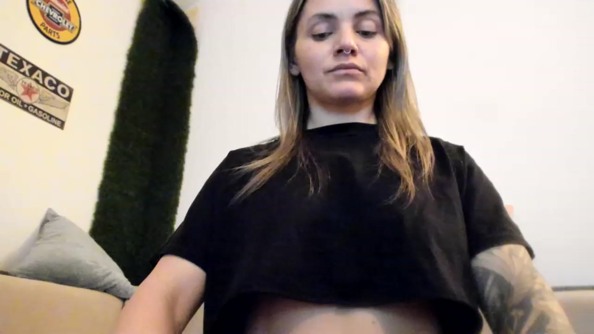 Gallery image thumbnail from PisuVamp_'s myfreecams stream on, 04/03/2023, 20:16 image 16 of 20