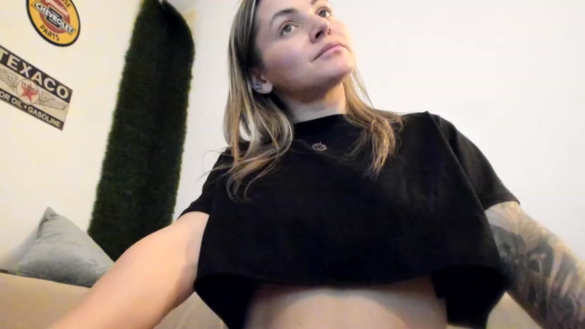 Gallery image thumbnail from PisuVamp_'s myfreecams stream on, 04/03/2023, 20:16 image 1 of 20
