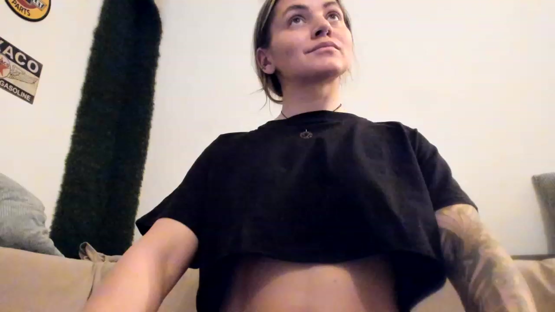 Gallery image thumbnail from PisuVamp_'s myfreecams stream on, 04/07/2023, 21:06 image 11 of 20