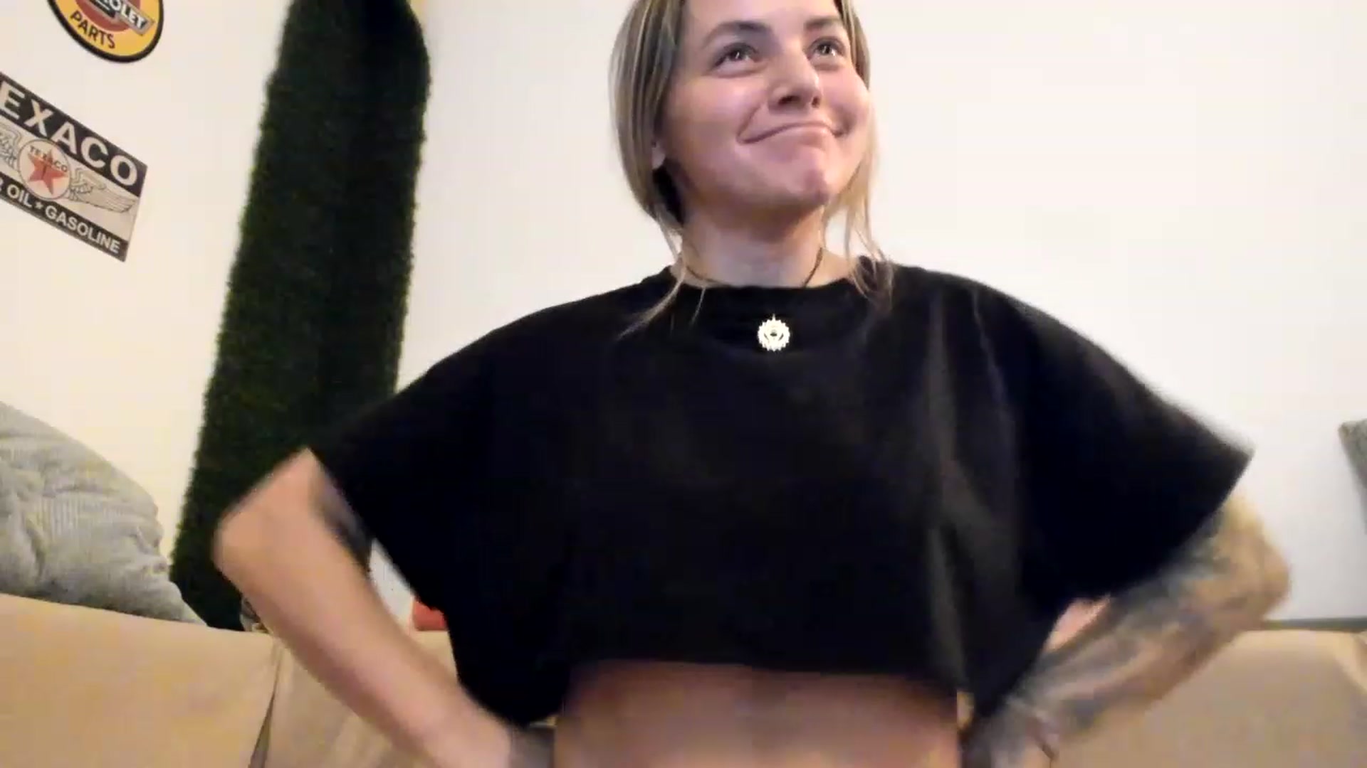 Gallery image thumbnail from PisuVamp_'s myfreecams stream on, 04/07/2023, 22:14 image 3 of 20