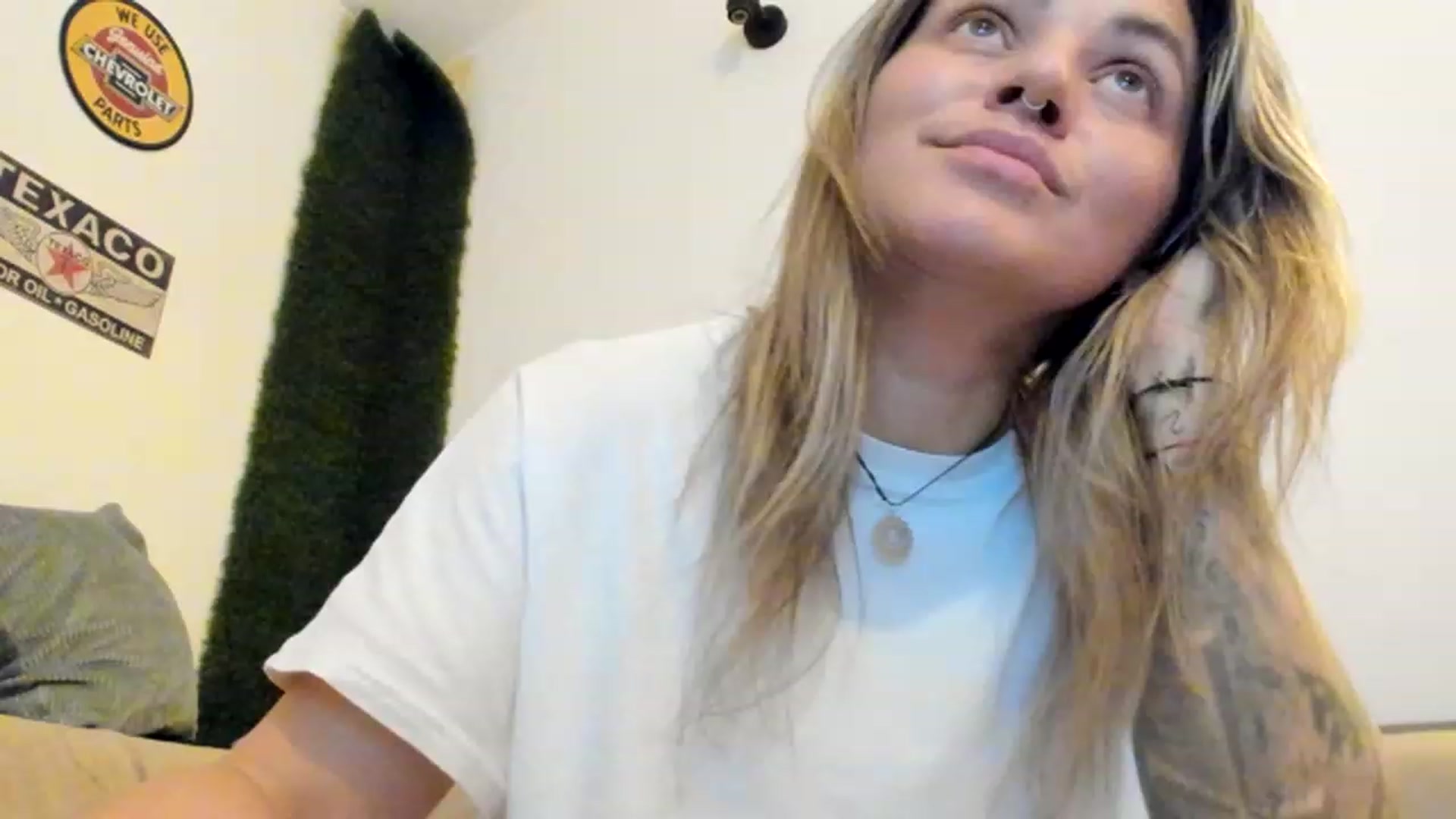Gallery image thumbnail from PisuVamp_'s myfreecams stream on, 04/13/2023, 21:39 image 16 of 20