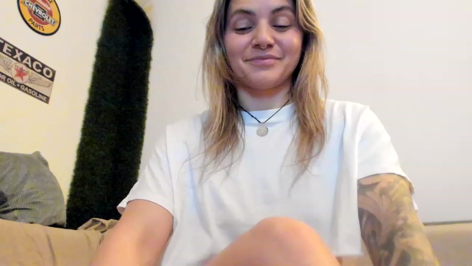Gallery image thumbnail from PisuVamp_'s myfreecams stream on, 04/13/2023, 21:39 image 17 of 20
