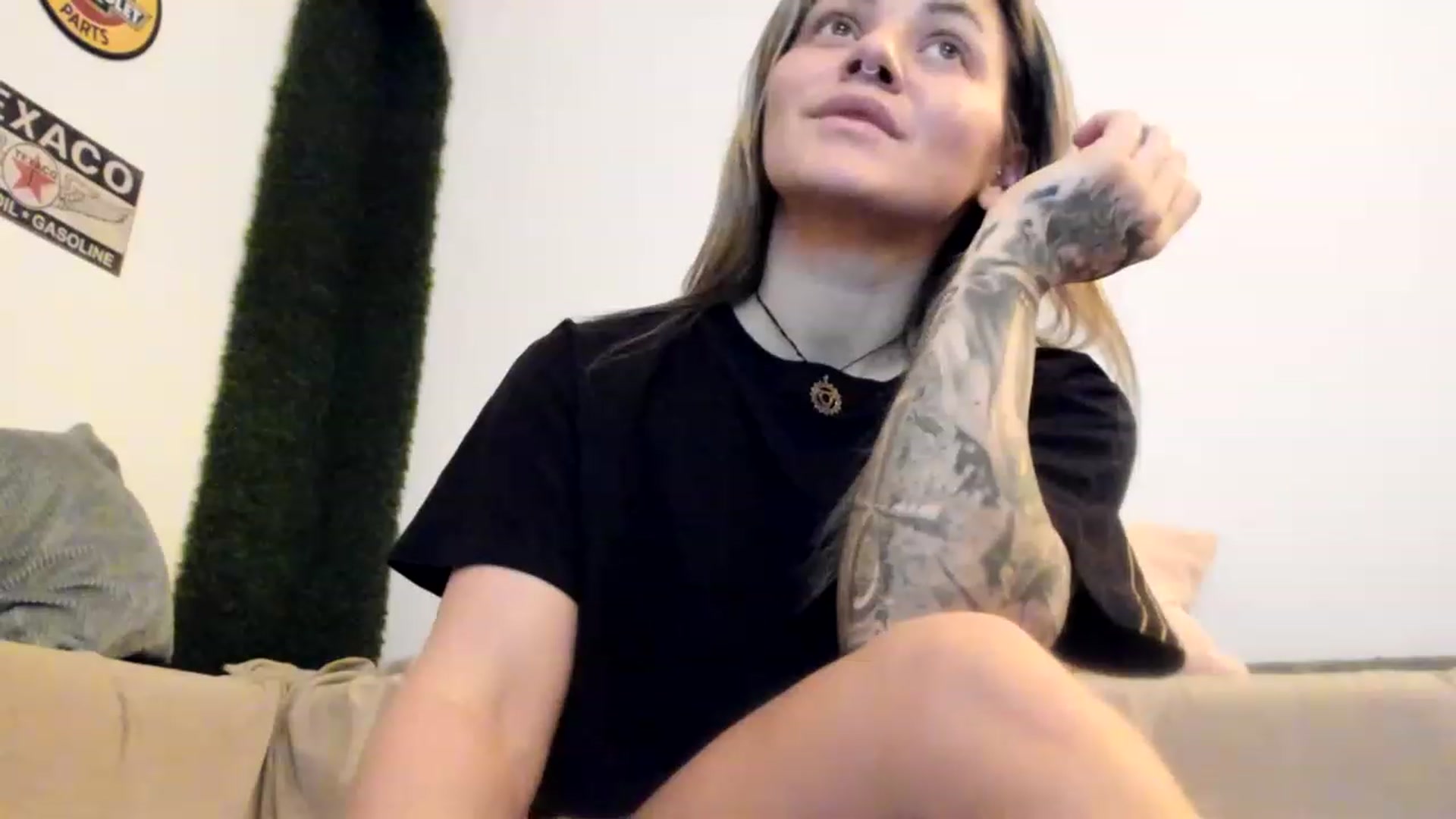 Gallery image thumbnail from PisuVamp_'s myfreecams stream on, 04/20/2023, 21:18 image 19 of 20