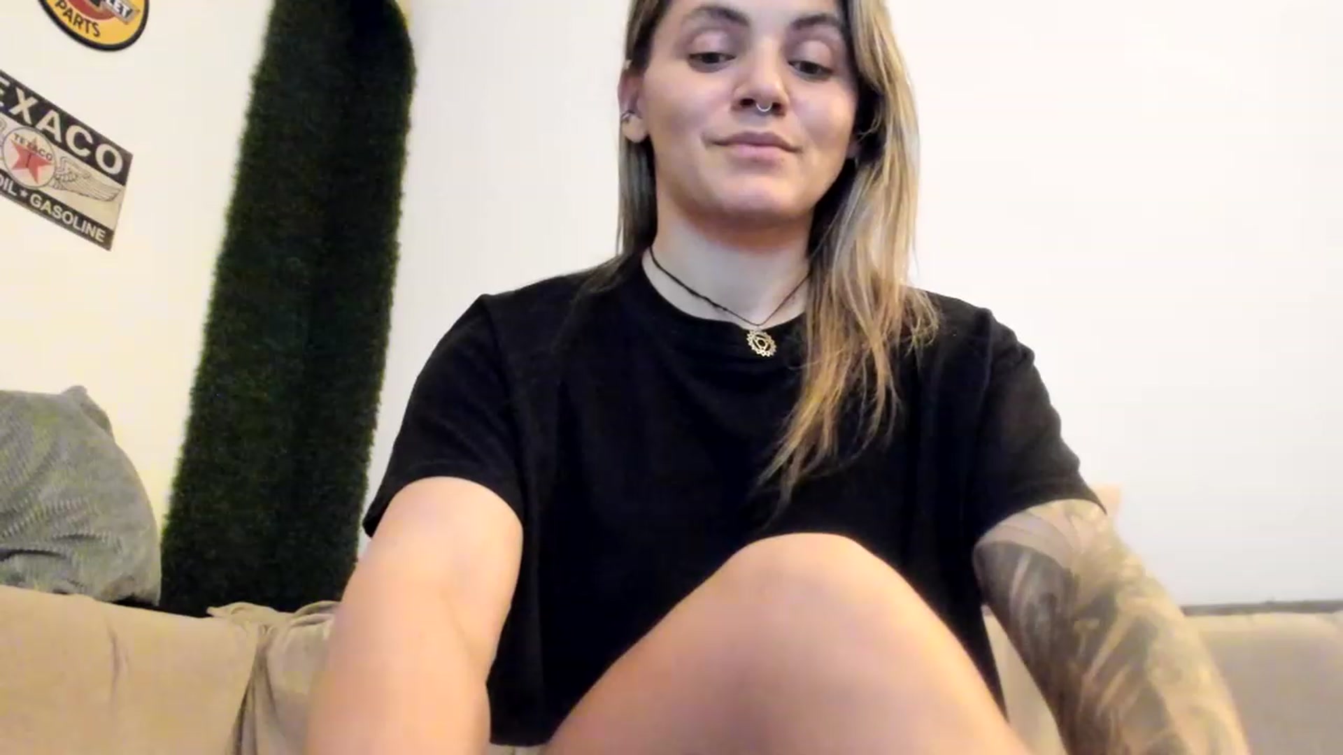 Gallery image thumbnail from PisuVamp_'s myfreecams stream on, 04/20/2023, 21:18 image 20 of 20