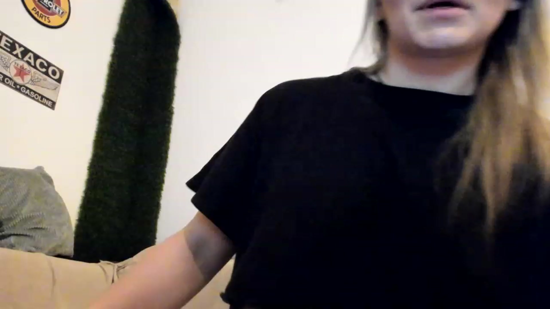 Gallery image thumbnail from PisuVamp_'s myfreecams stream on, 04/24/2023, 20:50 image 7 of 20