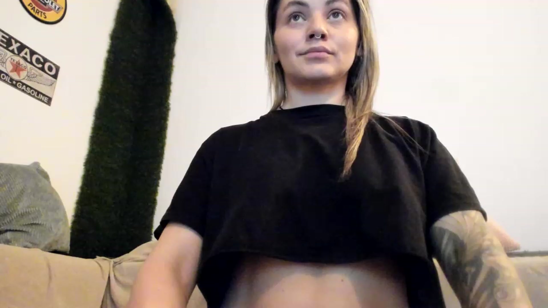 Gallery image thumbnail from PisuVamp_'s myfreecams stream on, 04/24/2023, 20:50 image 12 of 20