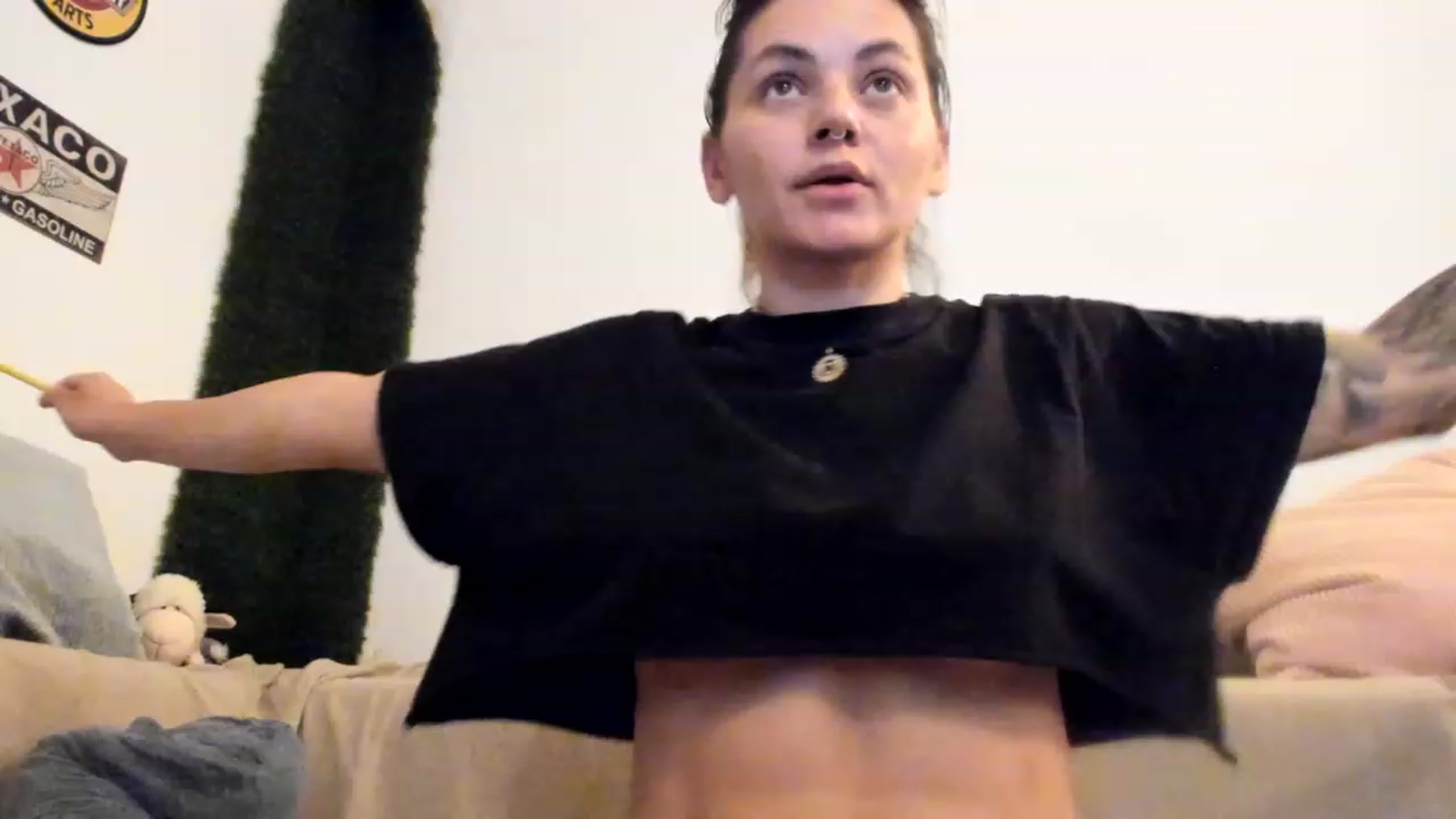 Gallery image thumbnail from PisuVamp_'s myfreecams stream on, 05/19/2023, 22:04 image 12 of 20