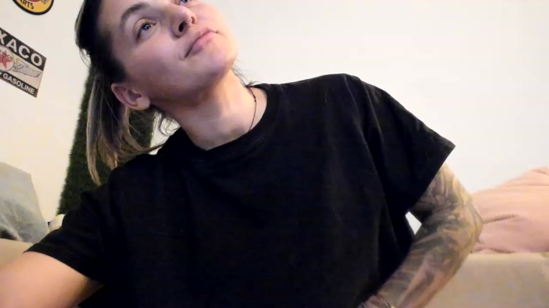 Gallery image thumbnail from PisuVamp_'s myfreecams stream on, 05/19/2023, 22:04 image 16 of 20