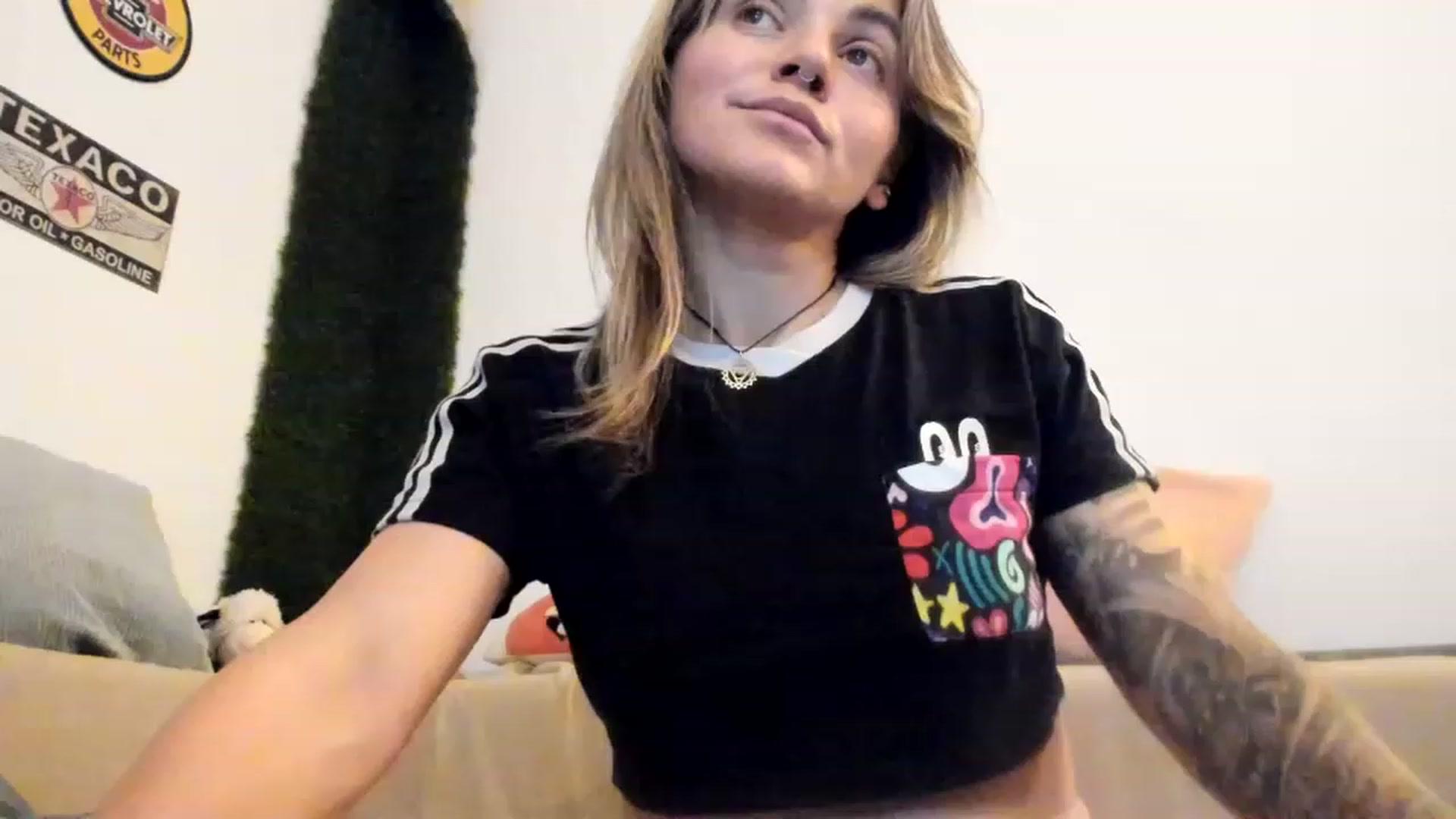 Gallery image thumbnail from PisuVamp_'s myfreecams stream on, 05/24/2023, 21:32 image 9 of 20