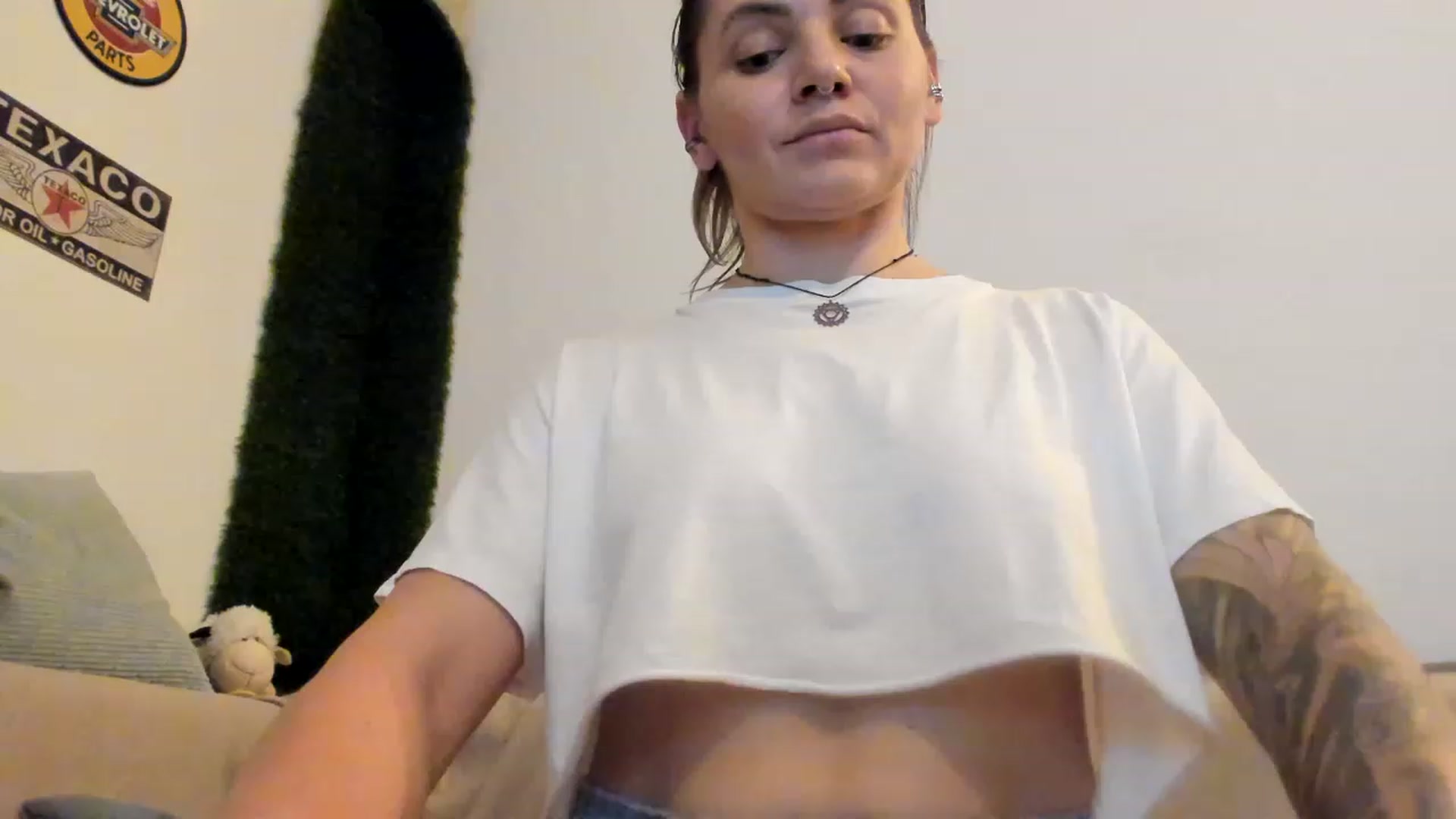 Gallery image thumbnail from PisuVamp_'s myfreecams stream on, 06/01/2023, 20:32 image 9 of 20