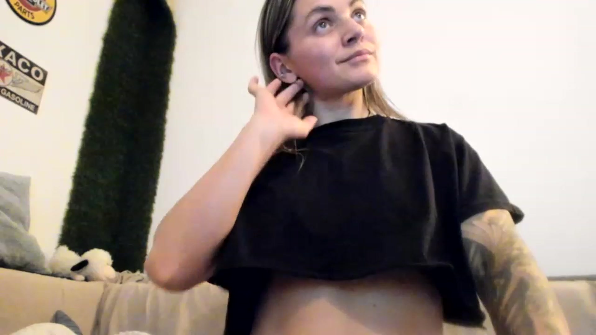 Gallery image thumbnail from PisuVamp_'s myfreecams stream on, 06/04/2023, 21:42 image 4 of 20