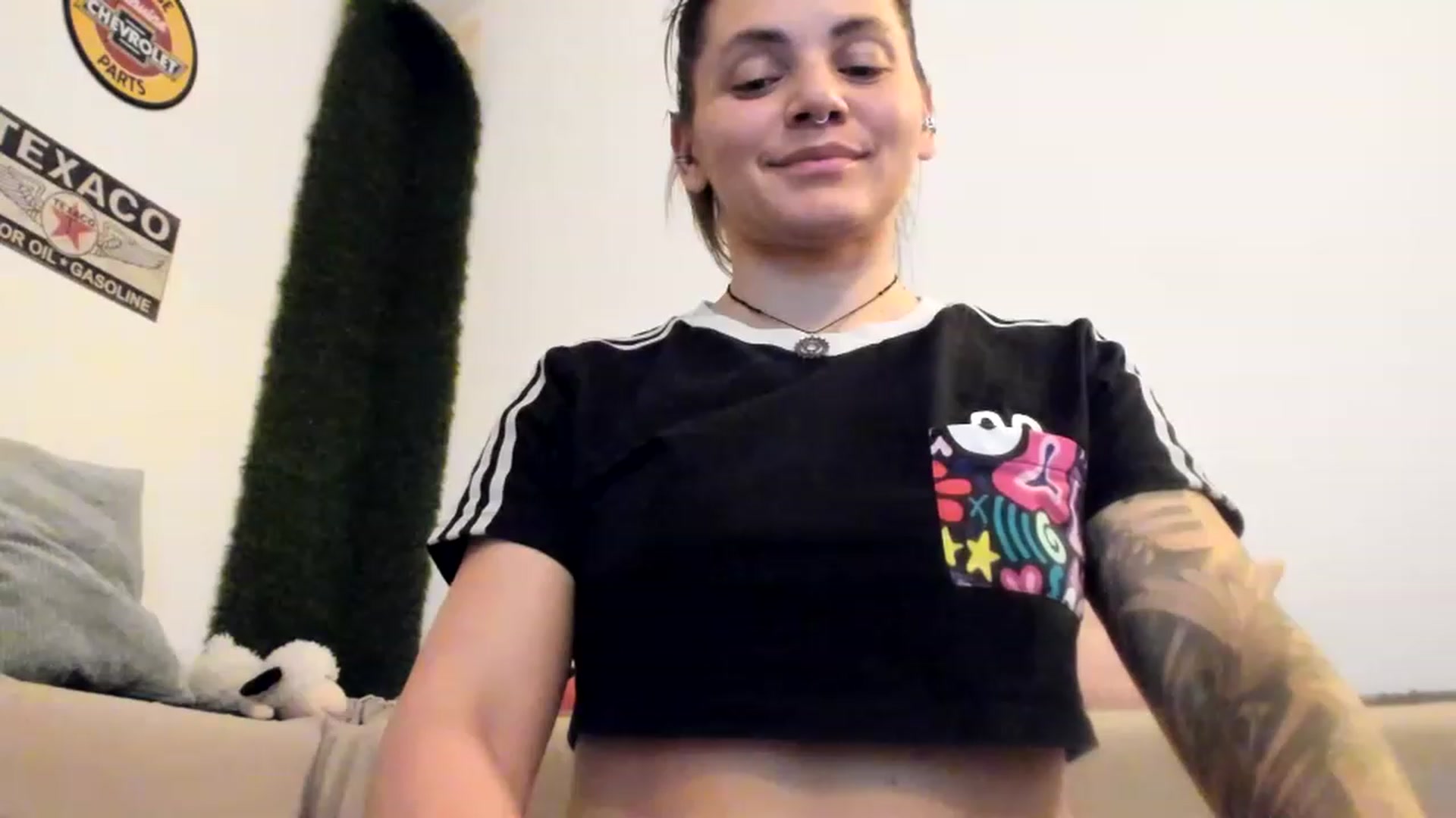 Gallery image thumbnail from PisuVamp_'s myfreecams stream on, 06/07/2023, 19:13 image 19 of 20