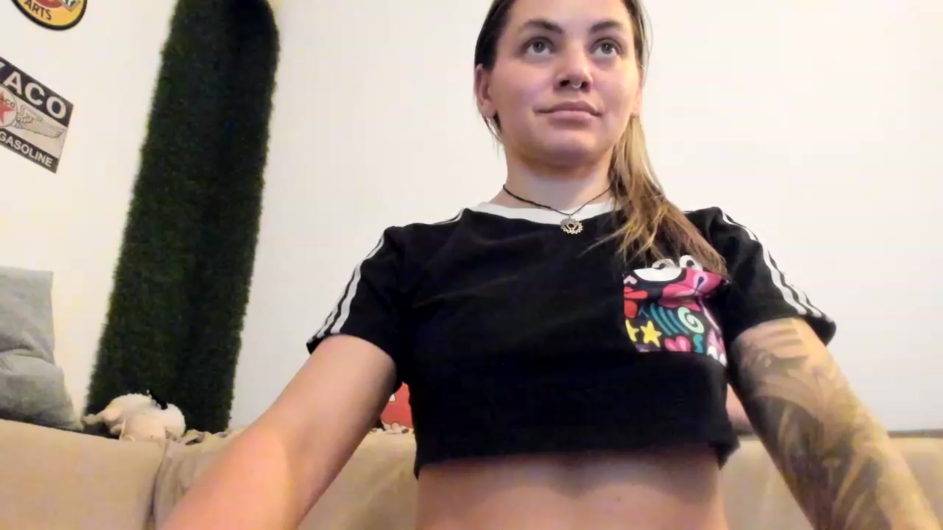 Gallery image thumbnail from PisuVamp_'s myfreecams stream on, 06/10/2023, 20:55 image 10 of 20