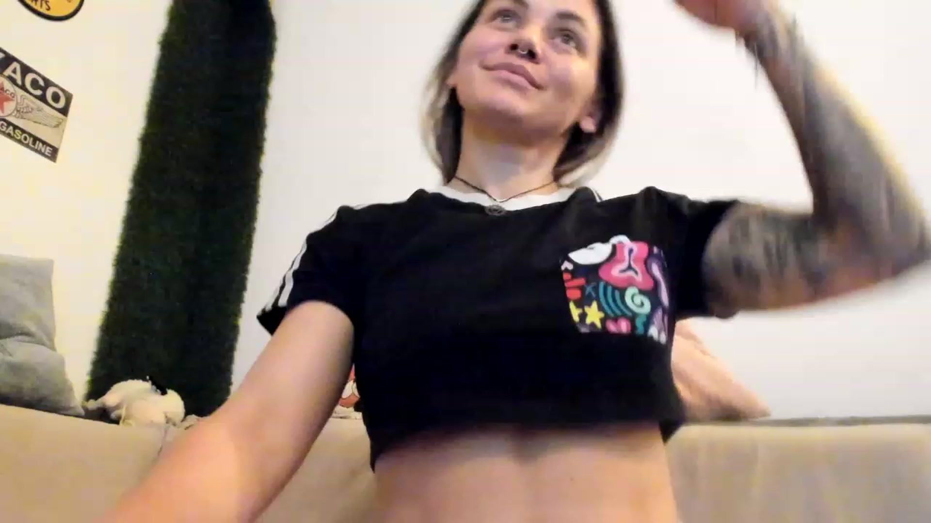 Gallery image thumbnail from PisuVamp_'s myfreecams stream on, 06/10/2023, 21:09 image 16 of 20