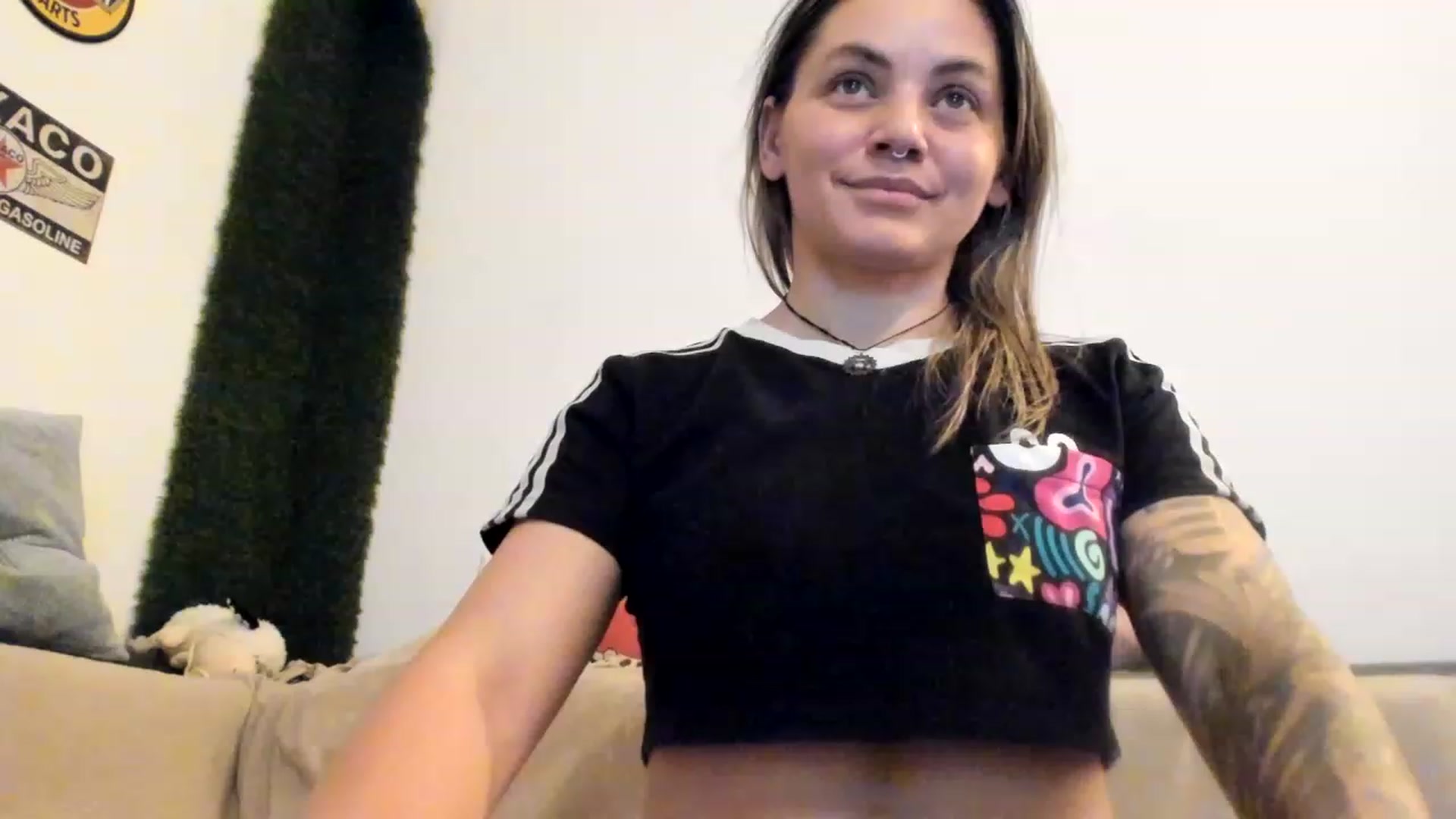 Gallery image thumbnail from PisuVamp_'s myfreecams stream on, 06/10/2023, 21:09 image 1 of 20