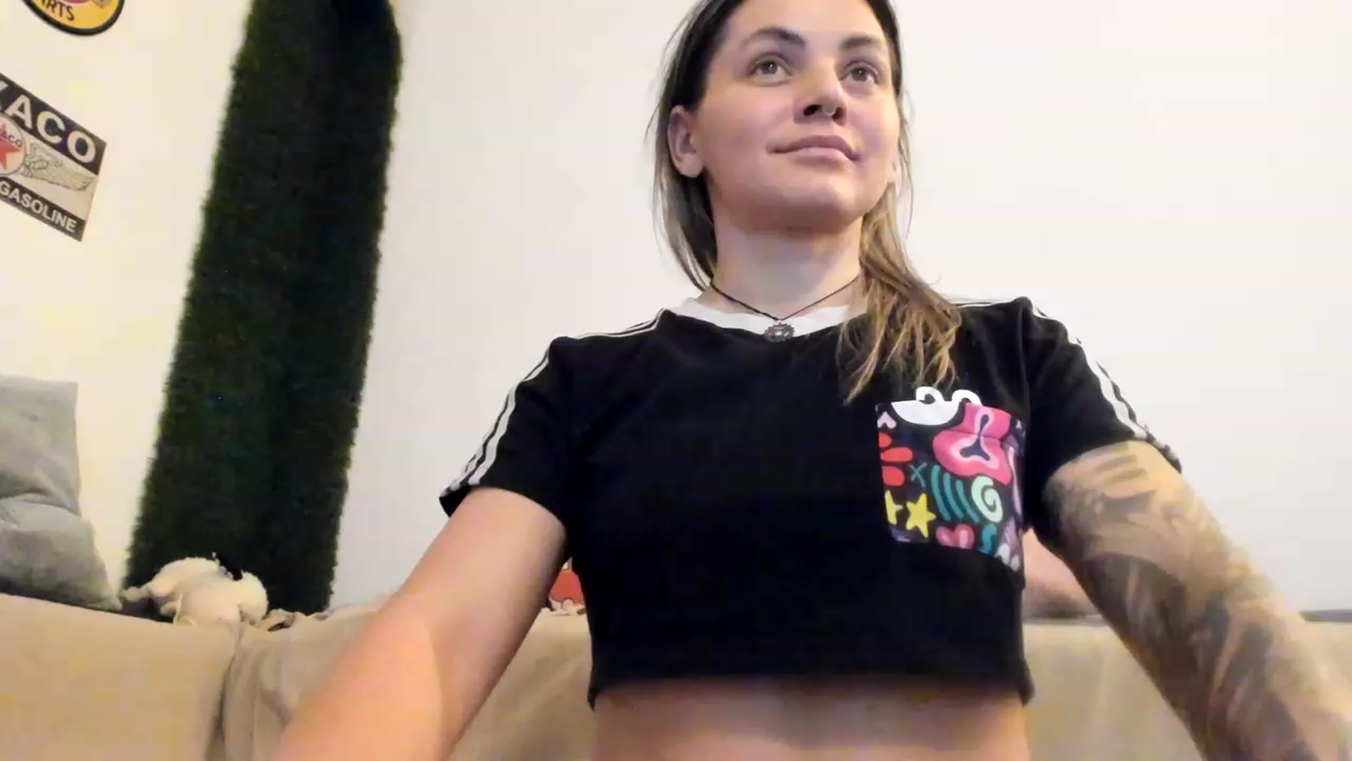 Gallery image thumbnail from PisuVamp_'s myfreecams stream on, 06/10/2023, 21:09 image 4 of 20