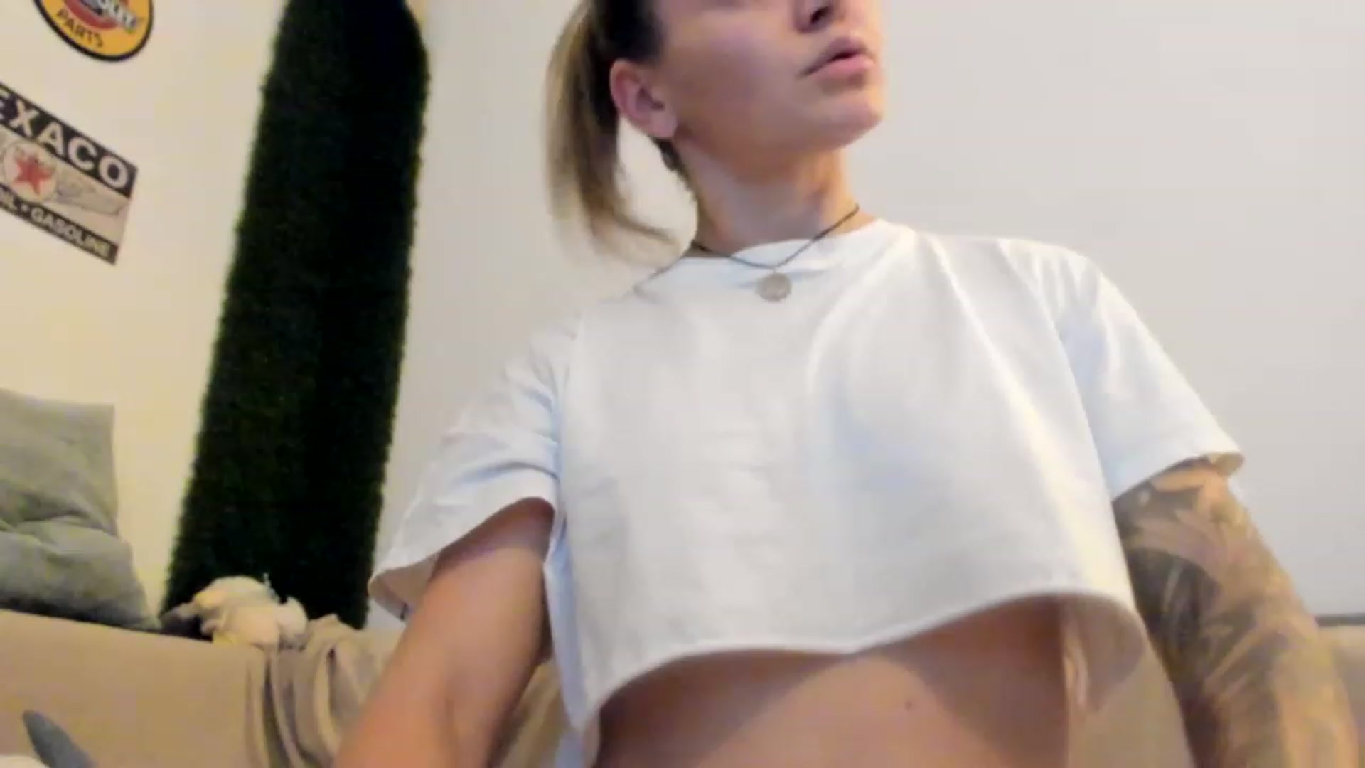 Gallery image thumbnail from PisuVamp_'s myfreecams stream on, 06/11/2023, 20:15 image 10 of 20