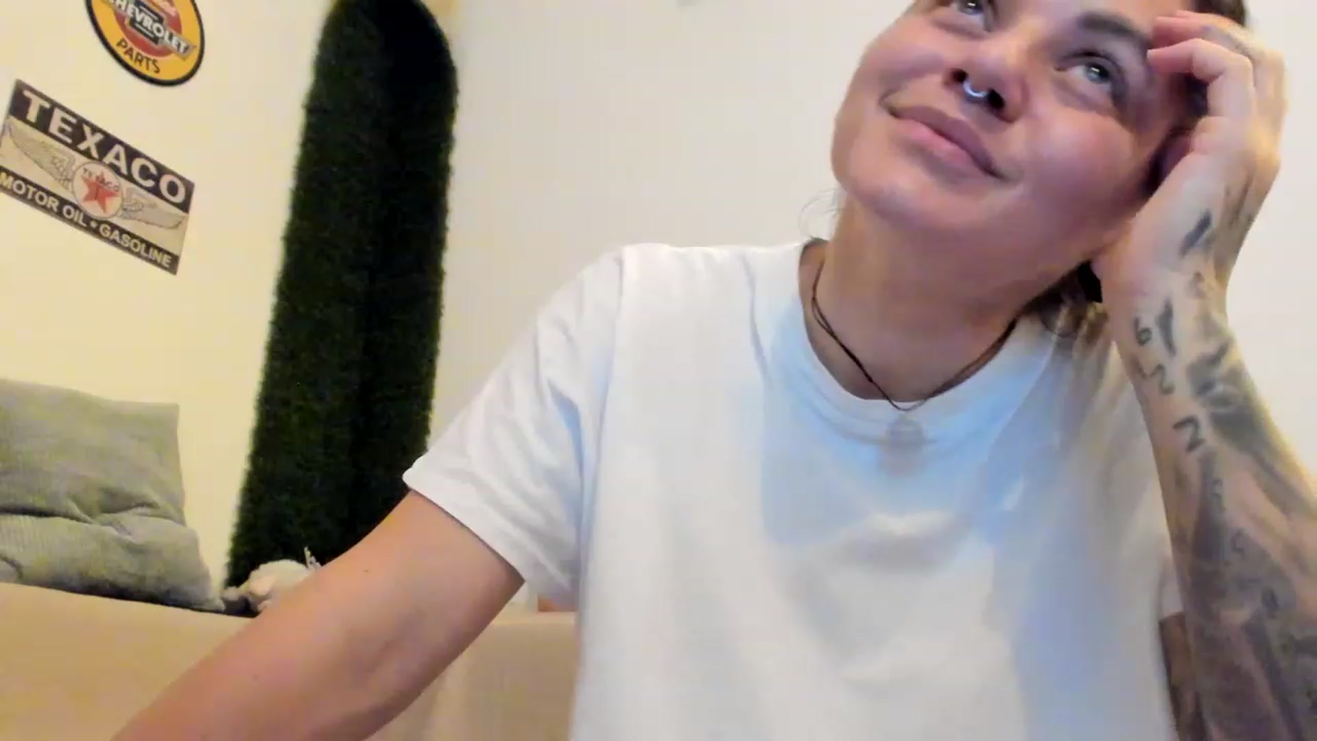 Gallery image thumbnail from PisuVamp_'s myfreecams stream on, 06/13/2023, 21:47 image 16 of 20