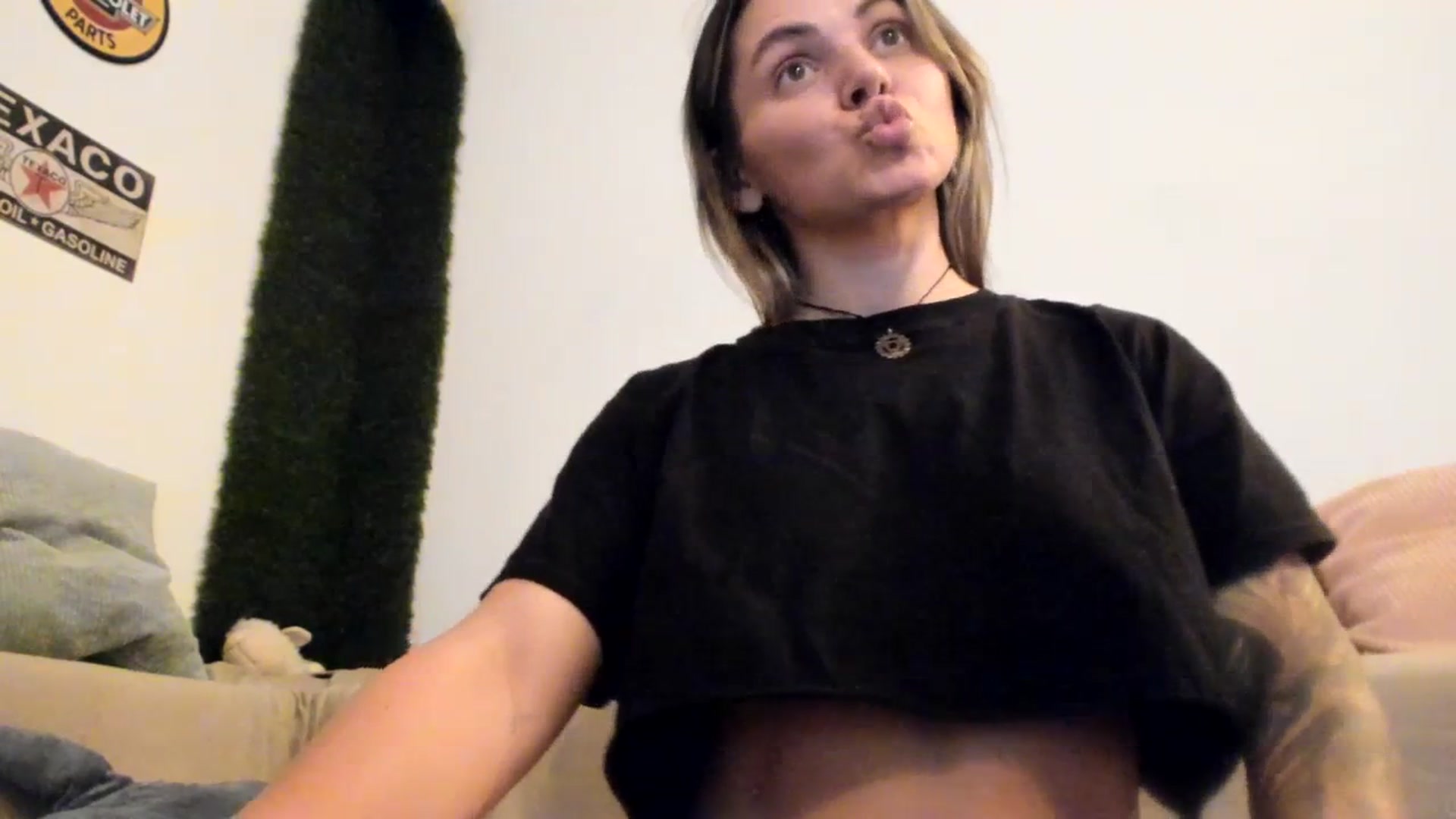 Gallery image thumbnail from PisuVamp_'s myfreecams stream on, 07/10/2023, 21:23 image 17 of 20
