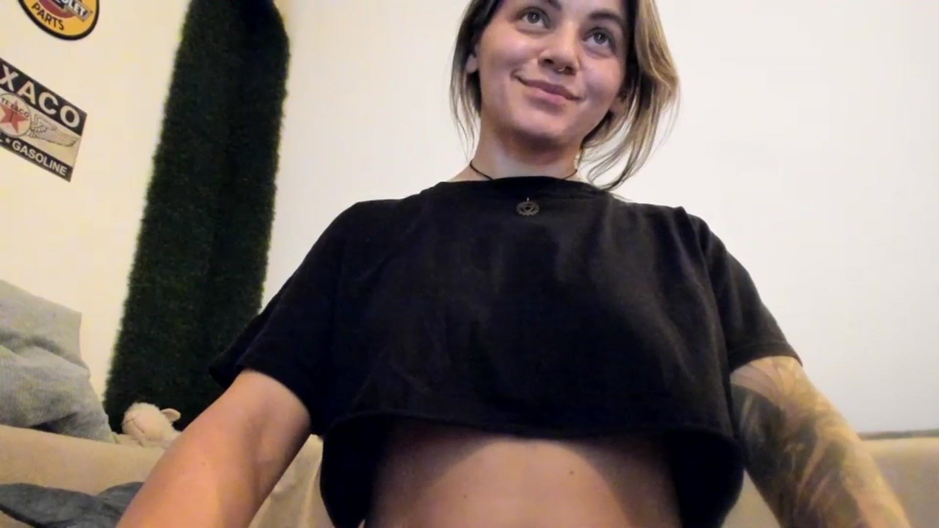 Gallery image thumbnail from PisuVamp_'s myfreecams stream on, 07/12/2023, 21:11 image 6 of 20