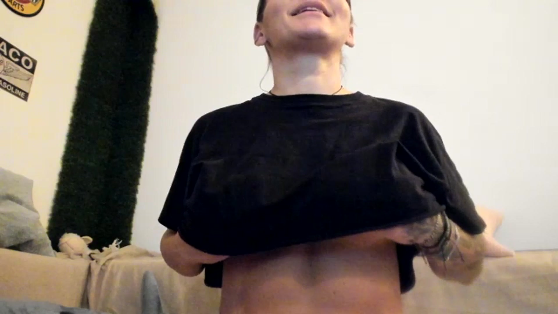 Gallery image thumbnail from PisuVamp_'s myfreecams stream on, 07/17/2023, 21:48 image 7 of 20