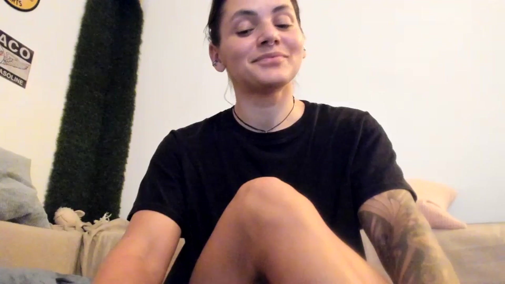 Gallery image thumbnail from PisuVamp_'s myfreecams stream on, 07/17/2023, 21:48 image 18 of 20
