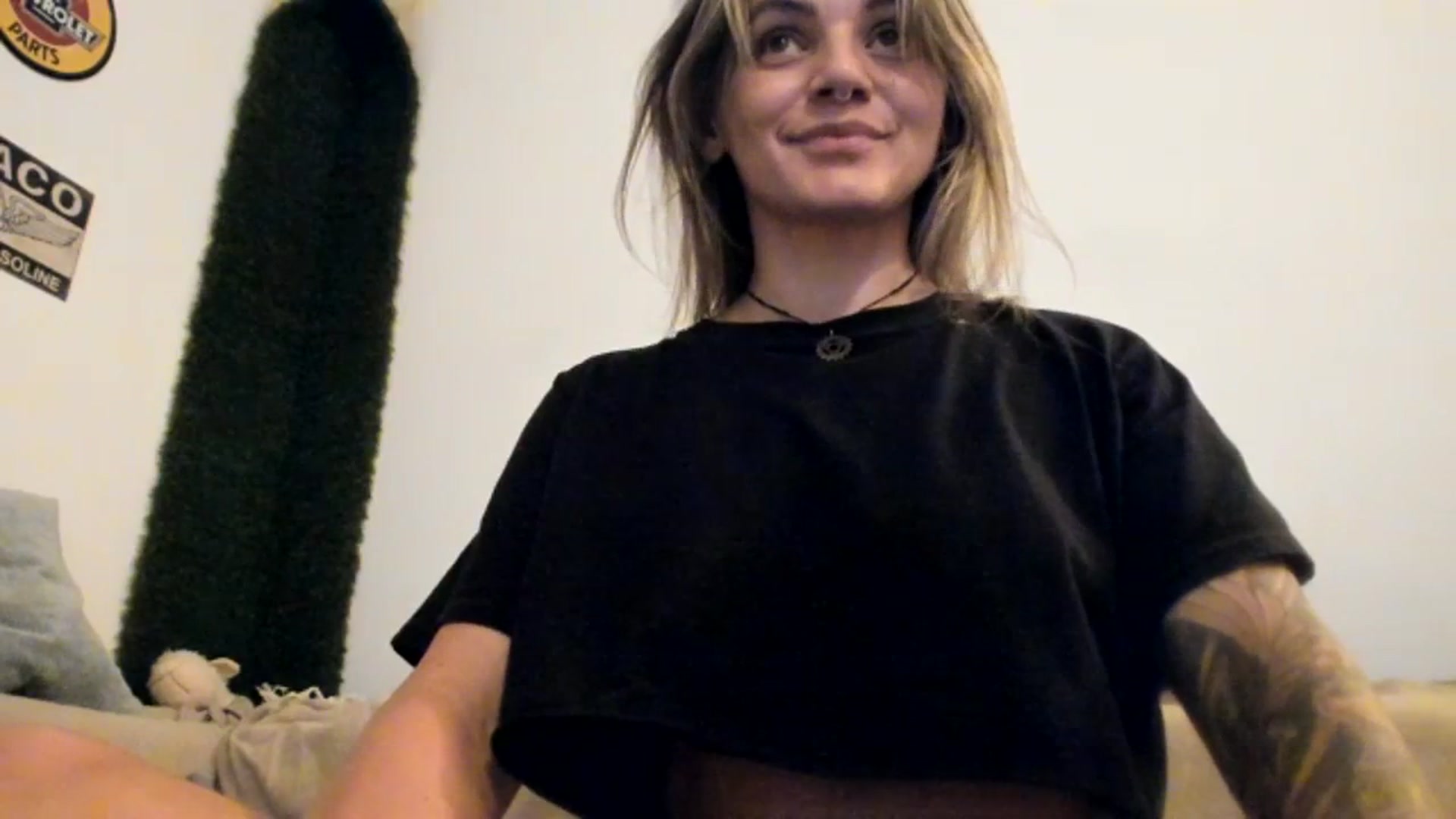 Gallery image thumbnail from PisuVamp_'s myfreecams stream on, 07/19/2023, 20:31 image 12 of 20