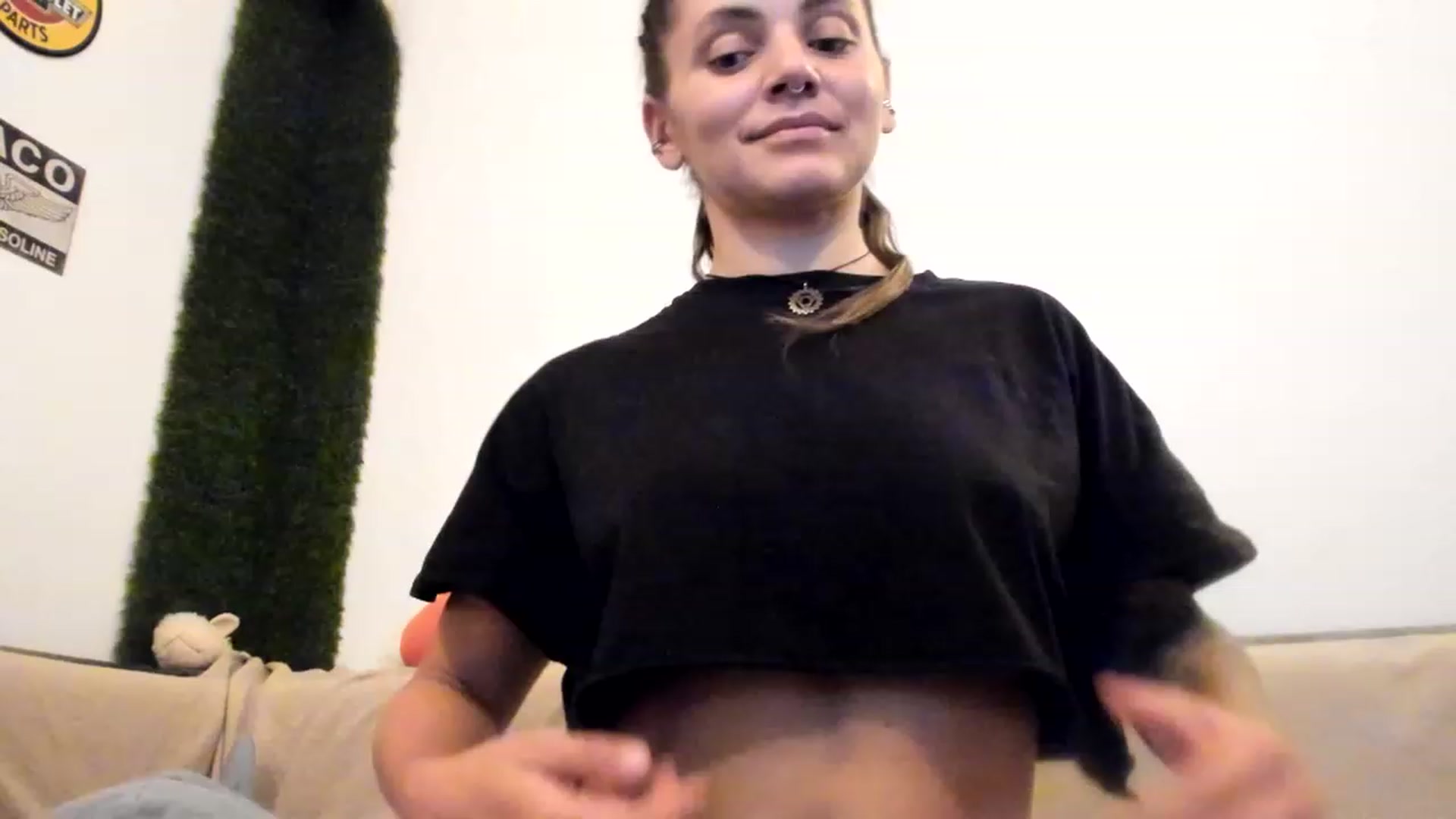Gallery image thumbnail from PisuVamp_'s myfreecams stream on, 07/27/2023, 18:47 image 4 of 20
