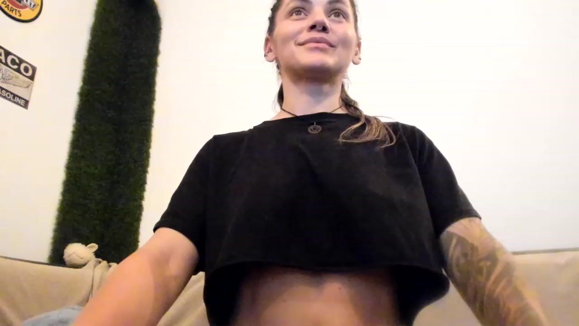 Gallery image thumbnail from PisuVamp_'s myfreecams stream on, 07/27/2023, 18:47 image 17 of 20