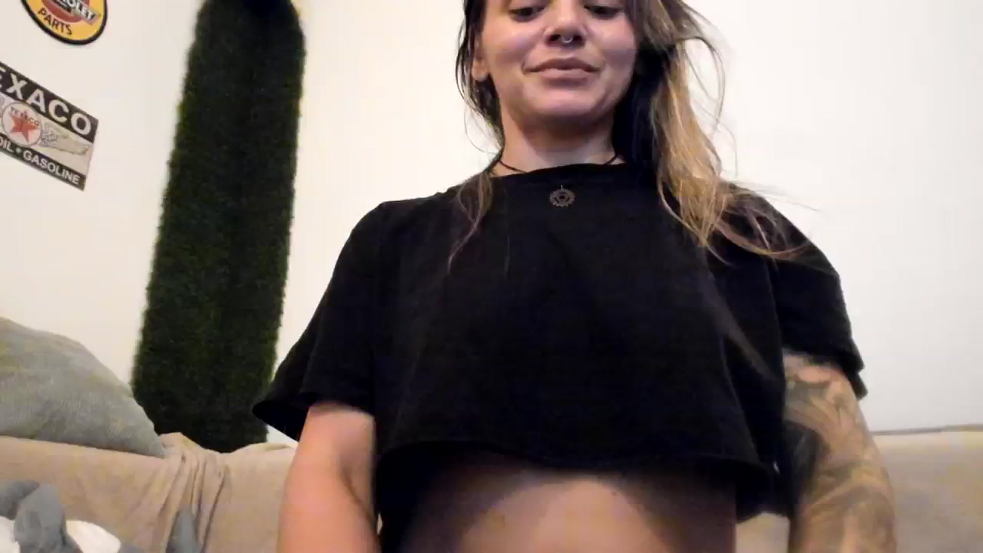 Gallery image thumbnail from PisuVamp_'s myfreecams stream on, 08/14/2023, 20:46 image 7 of 20