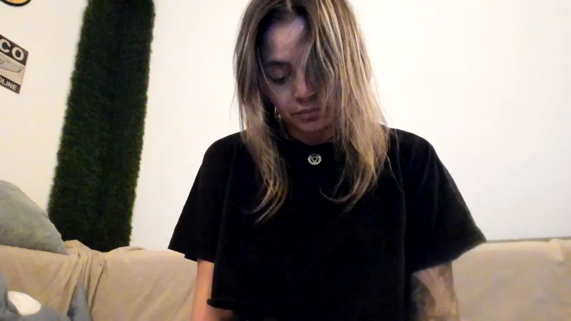 Gallery image thumbnail from PisuVamp_'s myfreecams stream on, 08/14/2023, 21:34 image 7 of 20