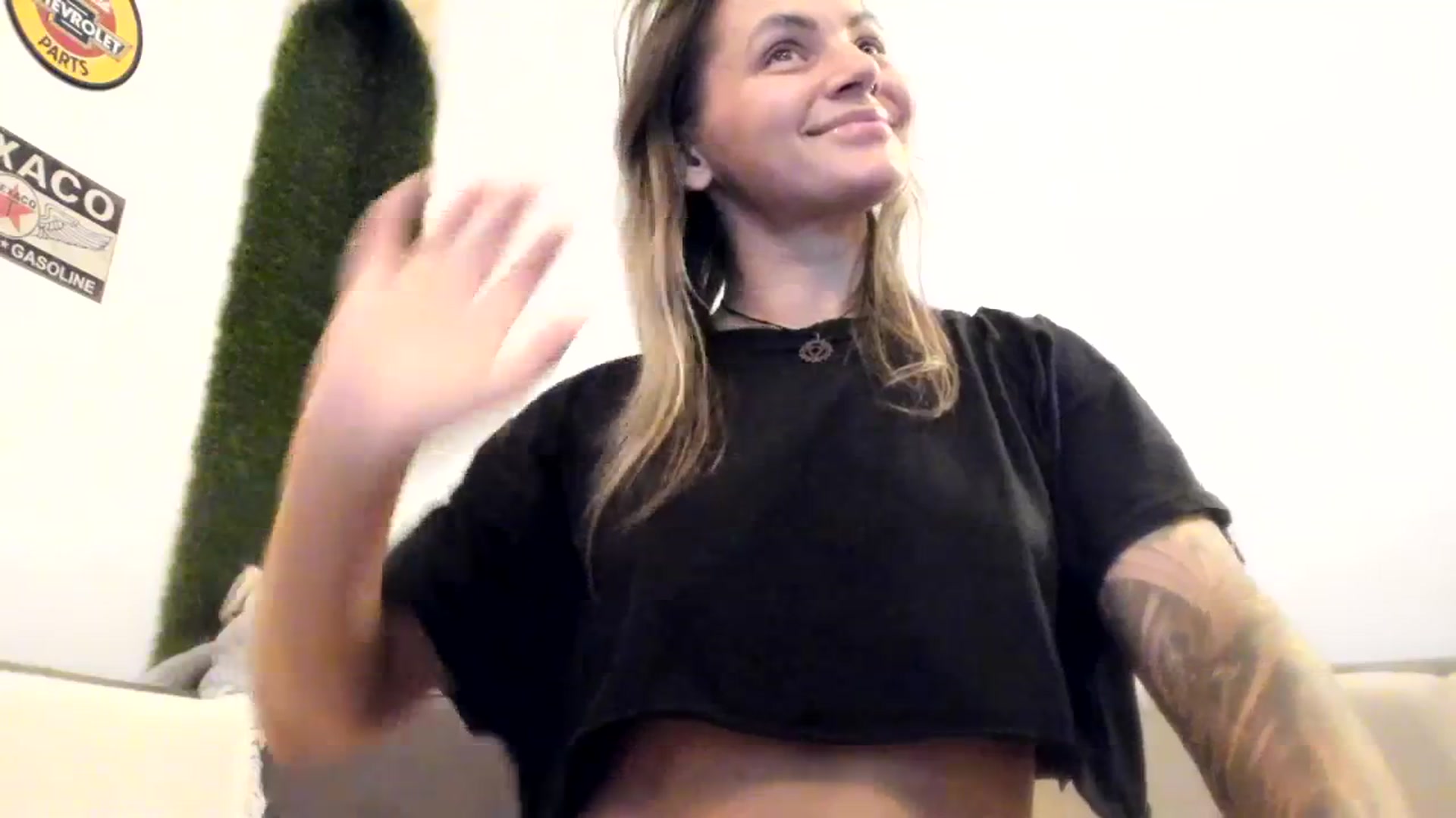 Gallery image thumbnail from PisuVamp_'s myfreecams stream on, 09/24/2023, 20:24 image 9 of 20