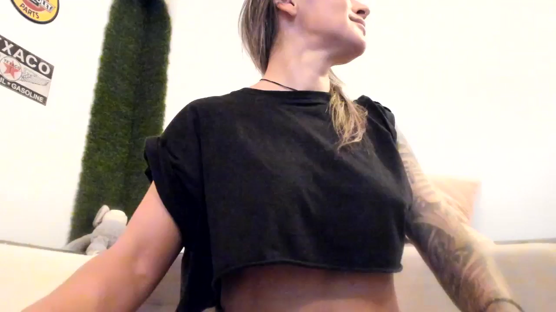 Gallery image thumbnail from PisuVamp_'s myfreecams stream on, 09/24/2023, 20:24 image 16 of 20