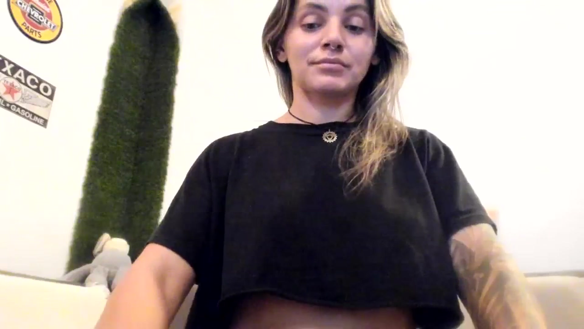 Gallery image thumbnail from PisuVamp_'s myfreecams stream on, 09/24/2023, 20:24 image 4 of 20
