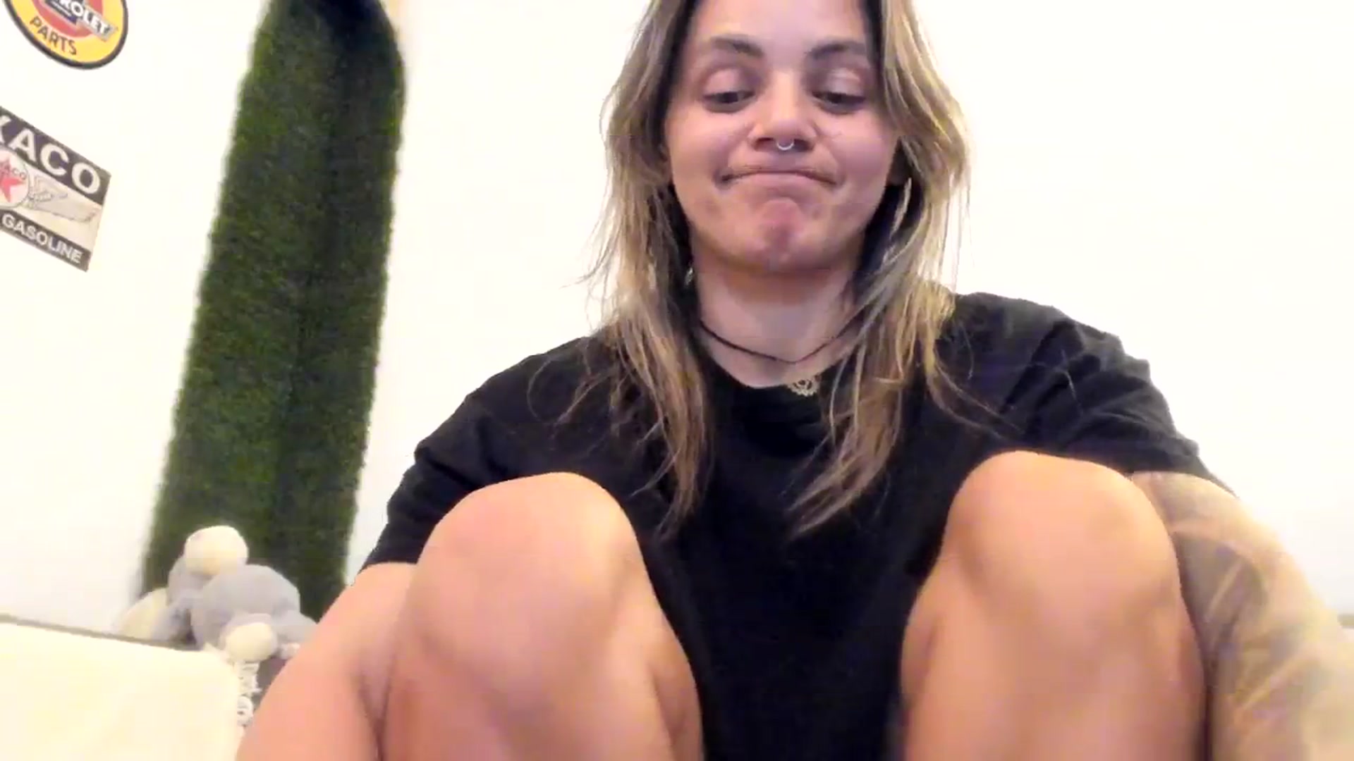 Gallery image thumbnail from PisuVamp_'s myfreecams stream on, 09/25/2023, 21:04 image 17 of 20
