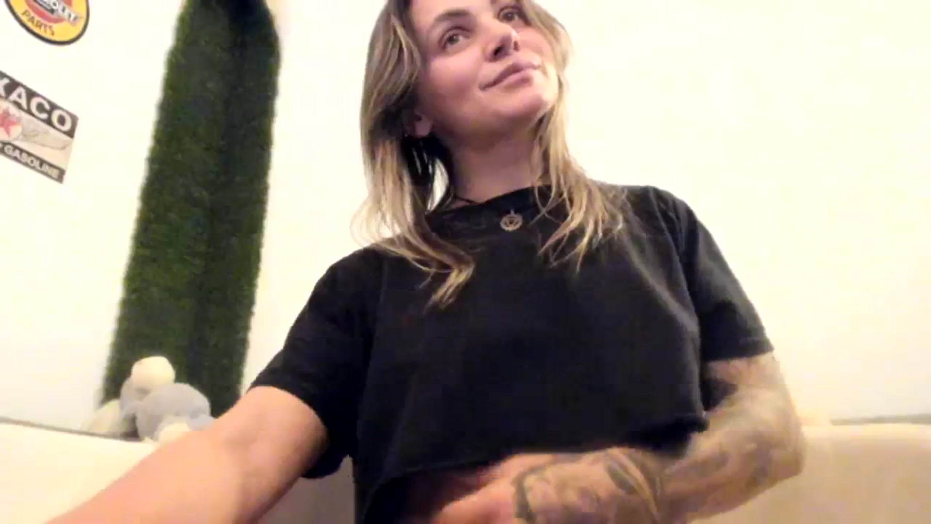 Gallery image thumbnail from PisuVamp_'s myfreecams stream on, 09/25/2023, 21:04 image 10 of 20