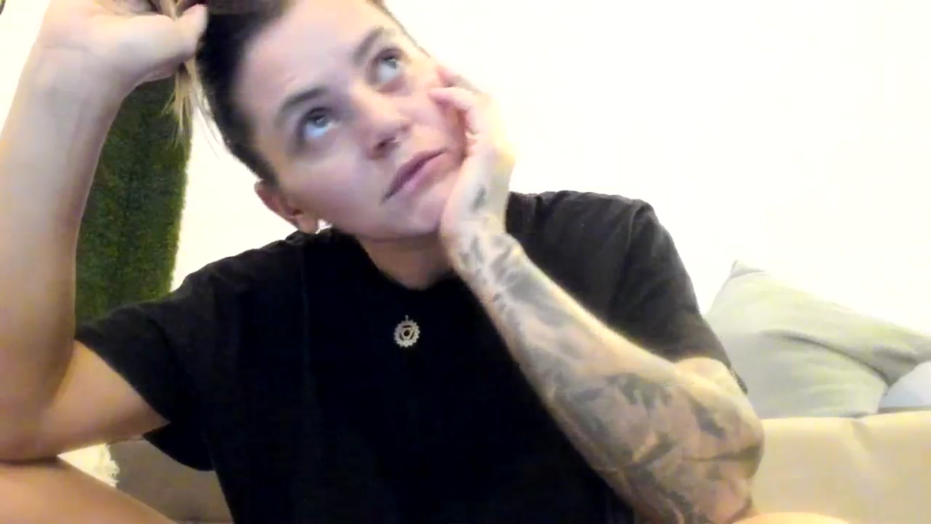 Gallery image thumbnail from PisuVamp_'s myfreecams stream on, 12/08/2023, 21:13 image 13 of 20