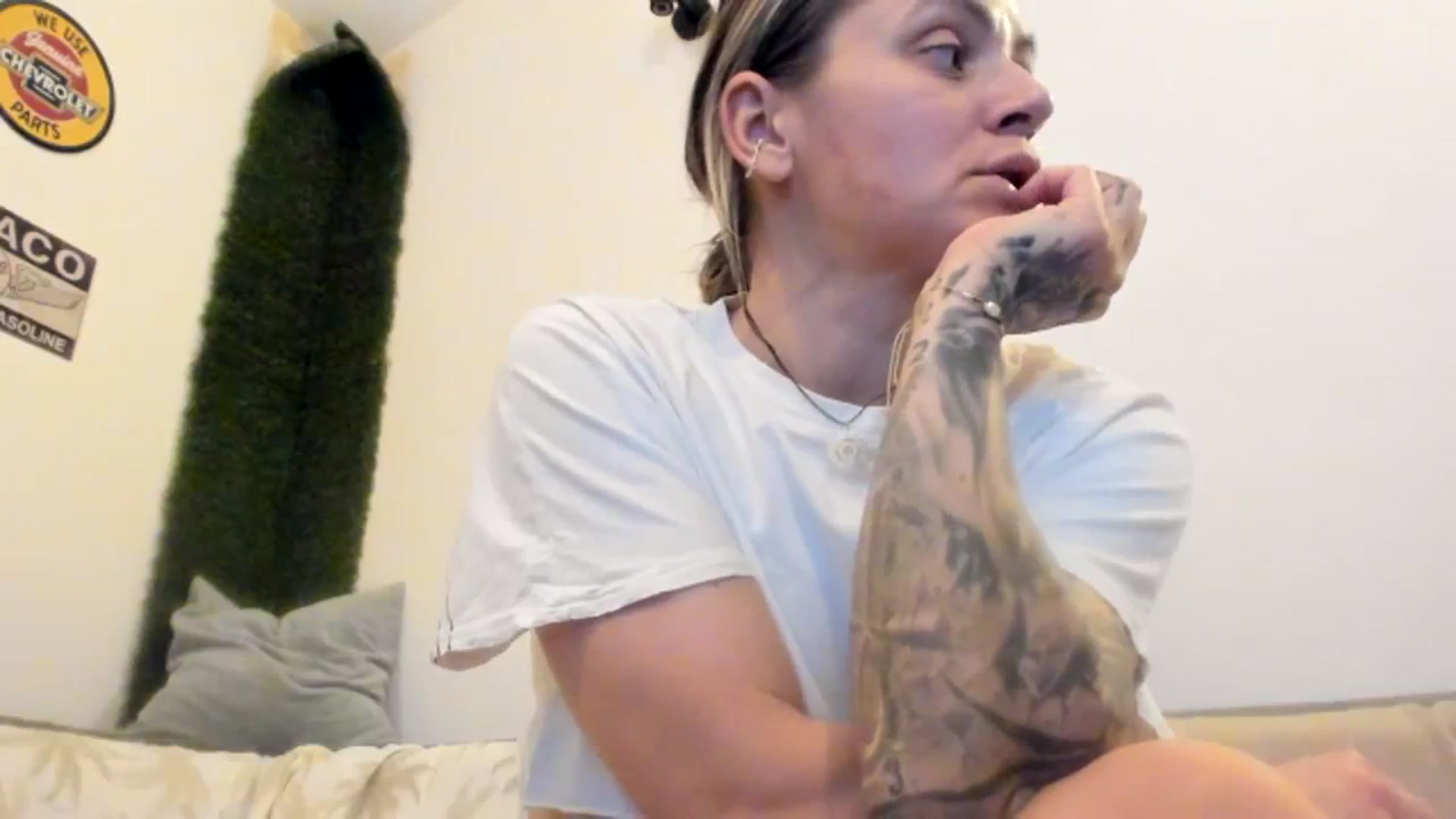 Gallery image thumbnail from PisuVamp_'s myfreecams stream on, 03/26/2024, 21:25 image 16 of 20