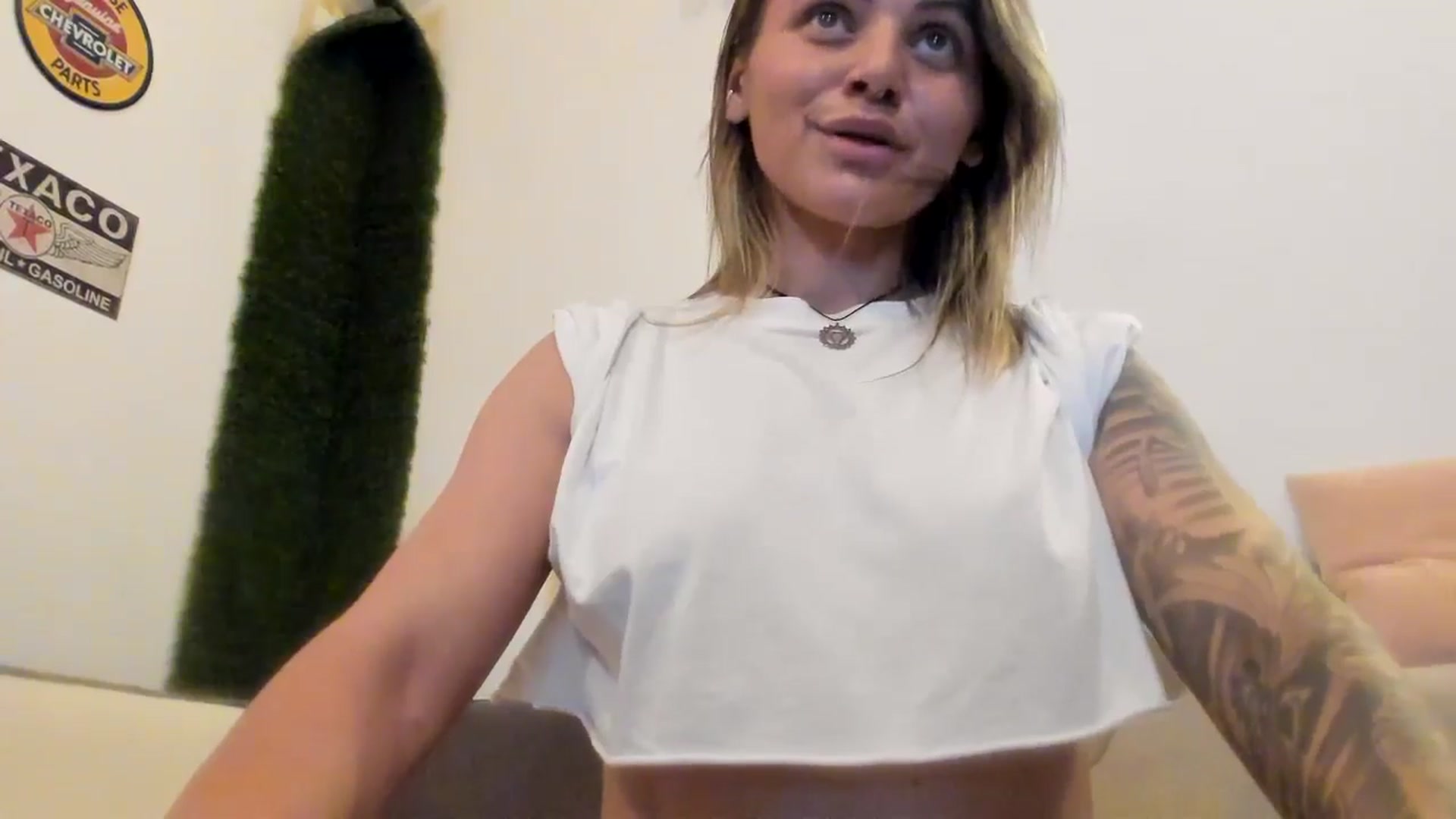 Gallery image thumbnail from PisuVamp_'s myfreecams stream on, 06/16/2024, 21:45 image 16 of 20