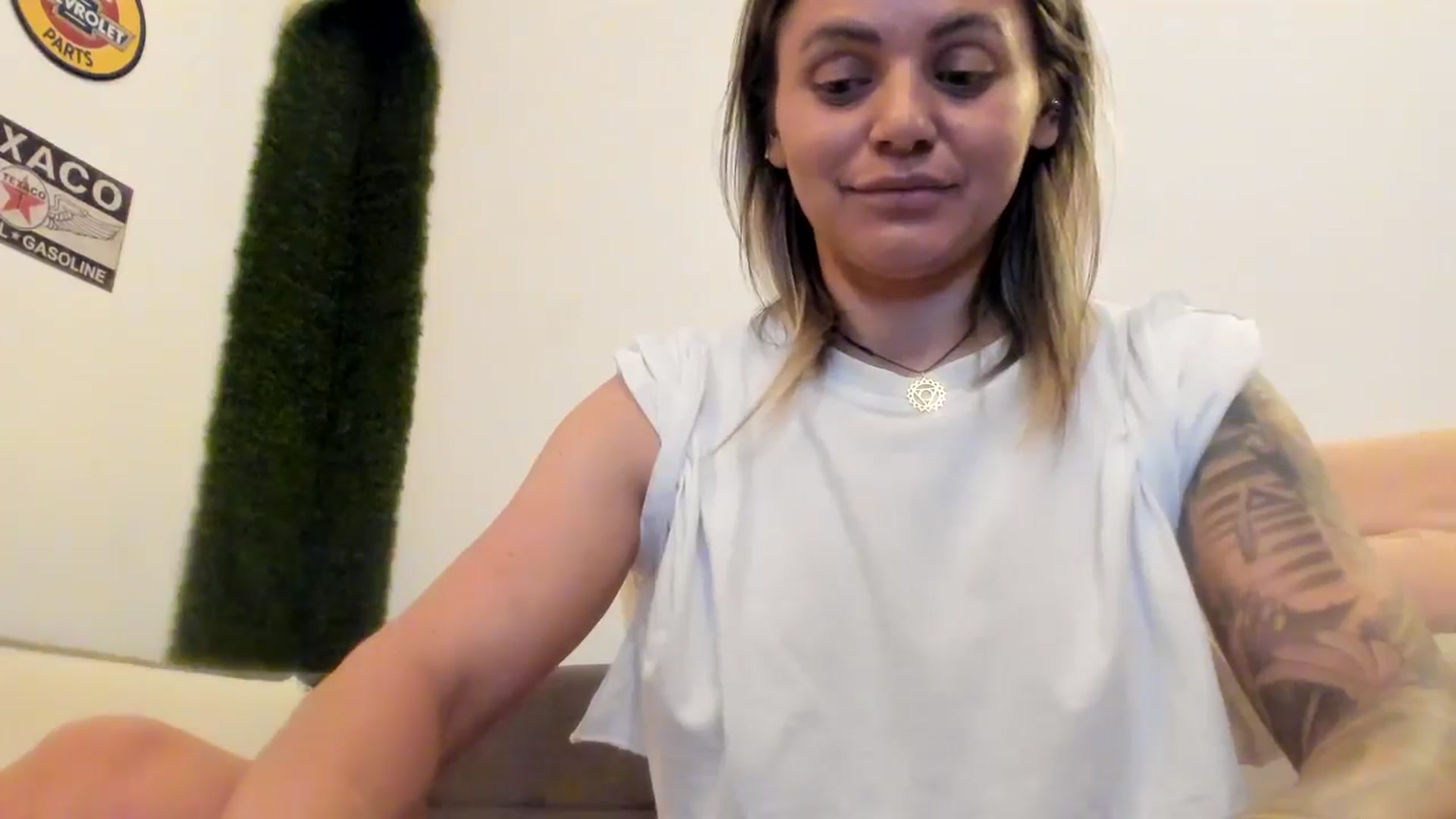 Gallery image thumbnail from PisuVamp_'s myfreecams stream on, 06/16/2024, 21:45 image 17 of 20