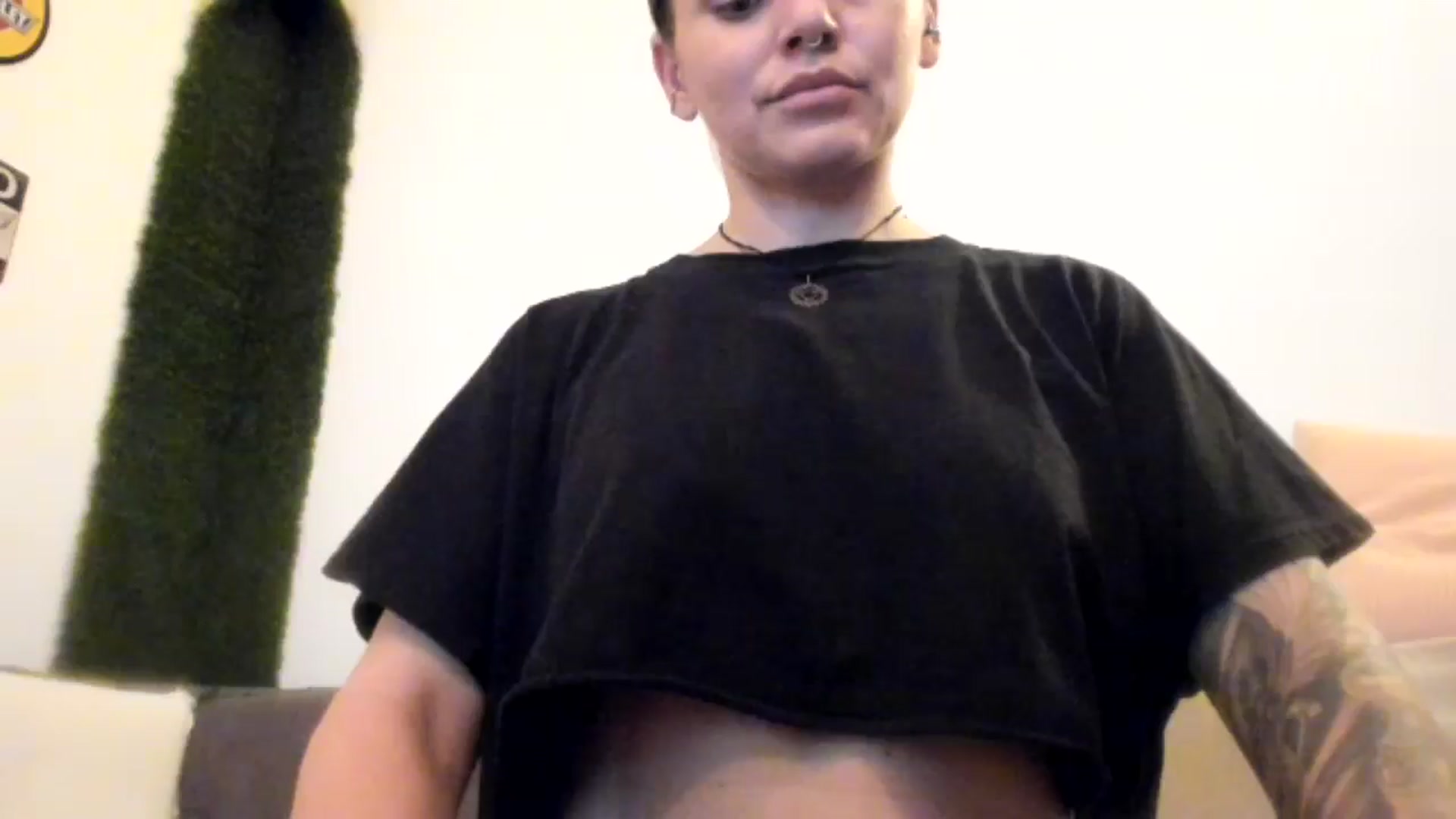 Gallery image thumbnail from PisuVamp_'s myfreecams stream on, 06/17/2024, 20:07 image 20 of 20
