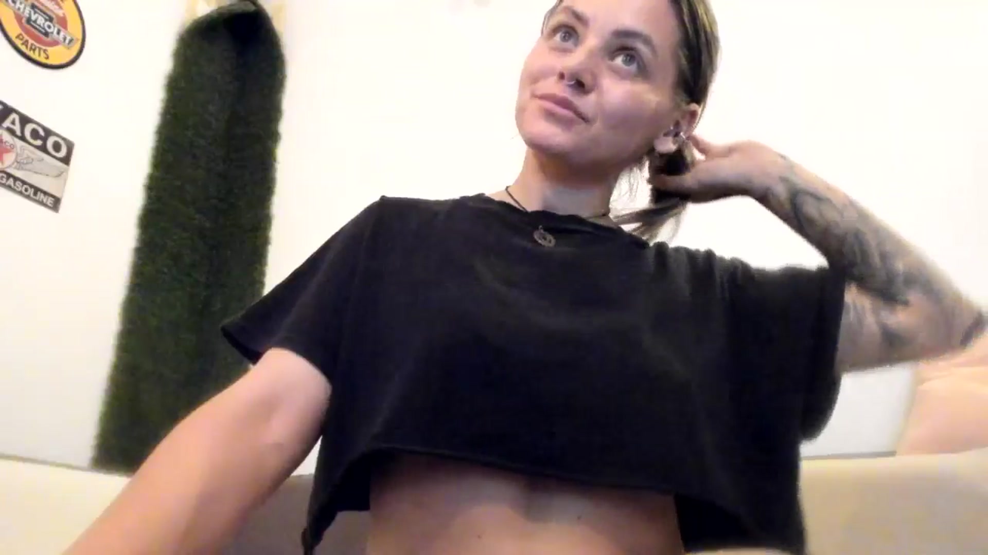 Gallery image thumbnail from PisuVamp_'s myfreecams stream on, 06/17/2024, 21:50 image 10 of 20