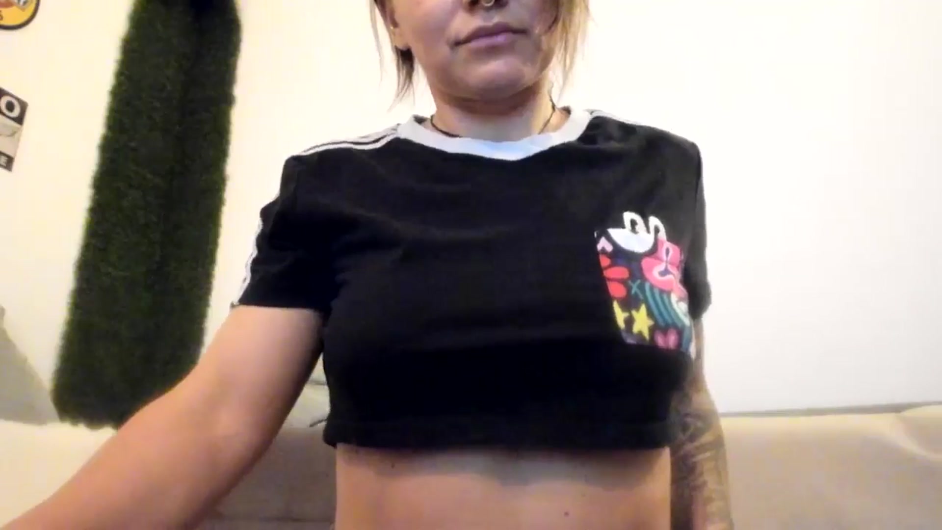 Gallery image thumbnail from PisuVamp_'s myfreecams stream on, 08/08/2024, 21:04 image 3 of 20