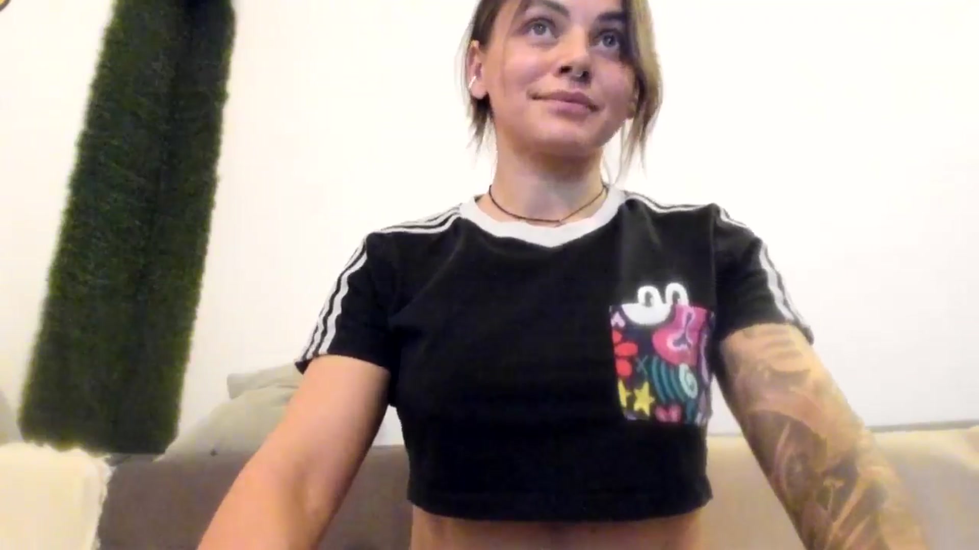 Gallery image thumbnail from PisuVamp_'s myfreecams stream on, 08/08/2024, 21:04 image 18 of 20