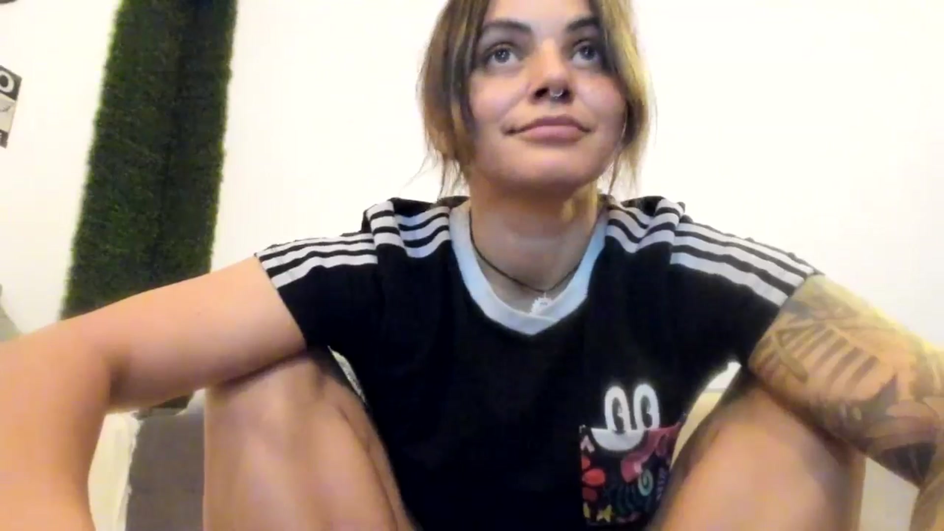 Gallery image thumbnail from PisuVamp_'s myfreecams stream on, 08/08/2024, 21:04 image 14 of 20