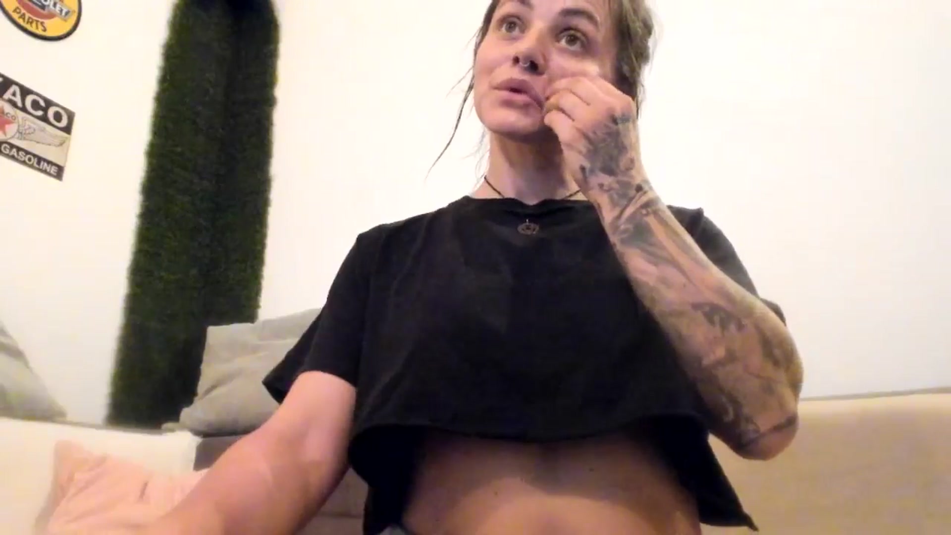 Gallery image thumbnail from PisuVamp_'s myfreecams stream on, 08/29/2024, 20:11 image 17 of 20
